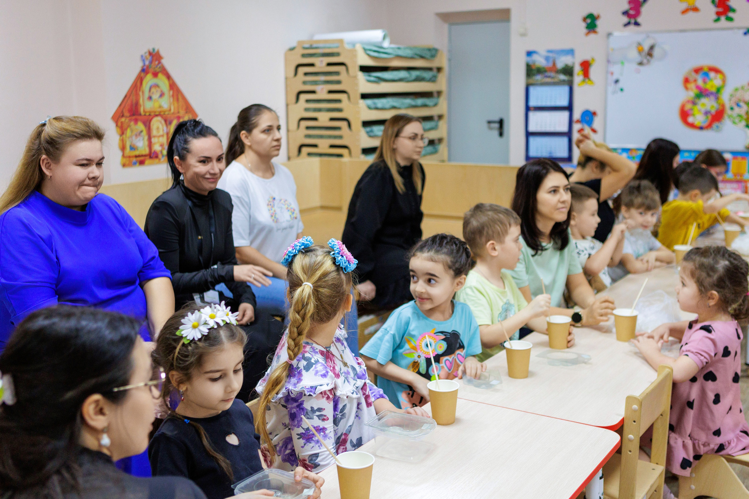 МК к 8 марта. Выпускные альбомы и школьный фотограф в Подольске, Троицке, Щербинке, Москве и Московской области