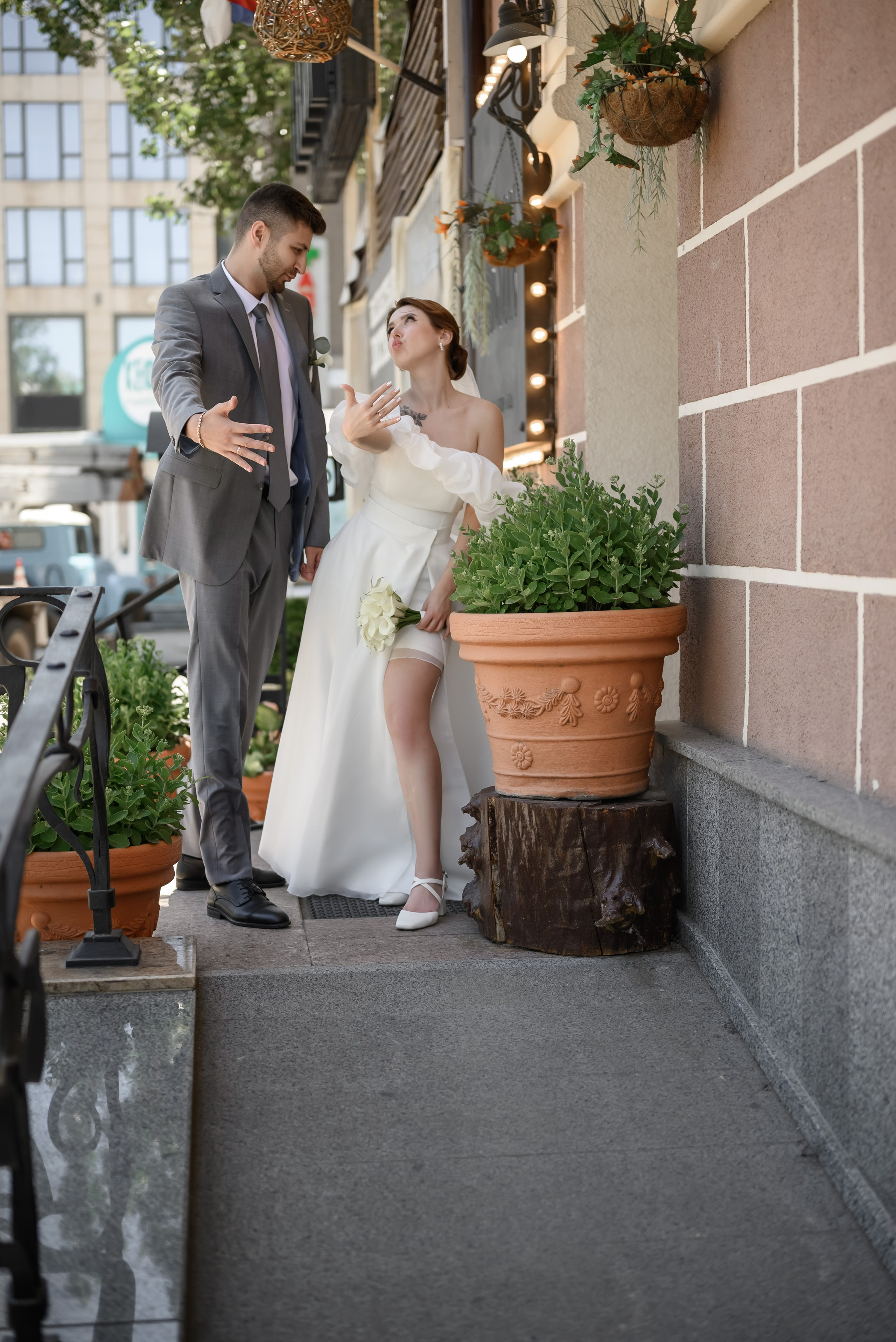 Прогулка в театре и по центру города. Юлия Басня семейный и свадебный фотограф в Донецке