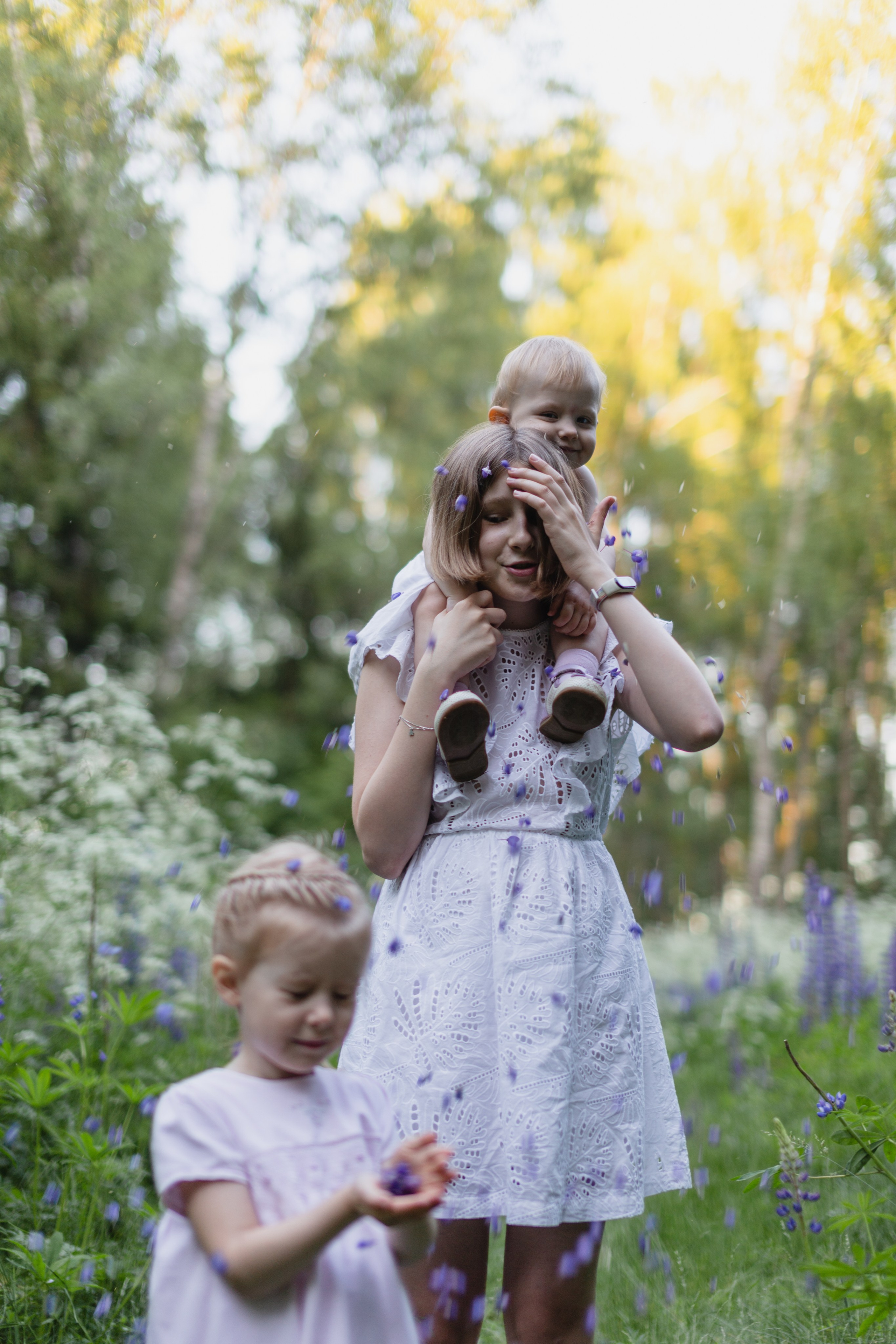 три сестры, фотосессия в лесу