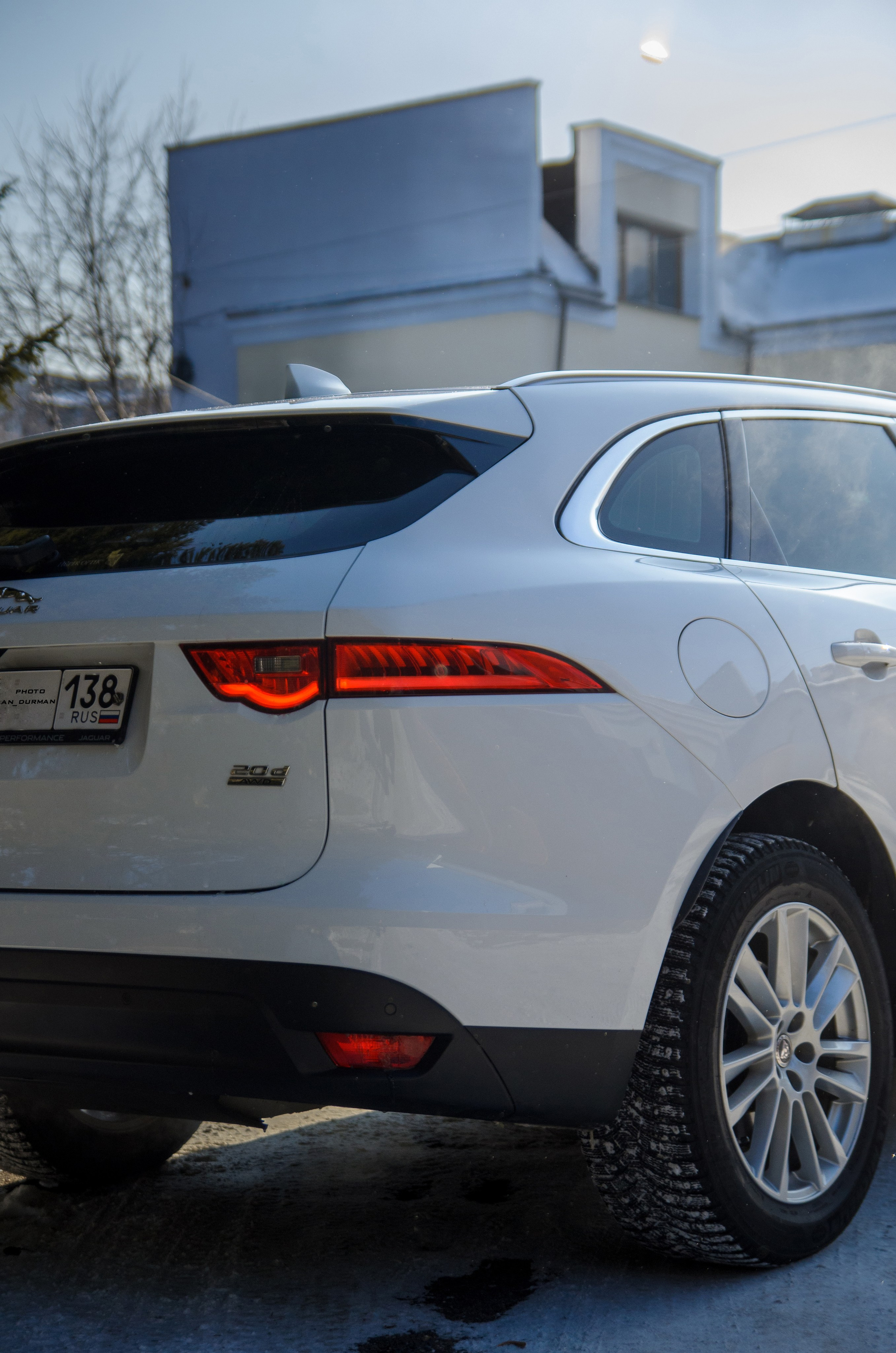Фото для продажи авто Jaguar F-Pace 23'. Фотограф, видеограф и пилот дрона на Байкале