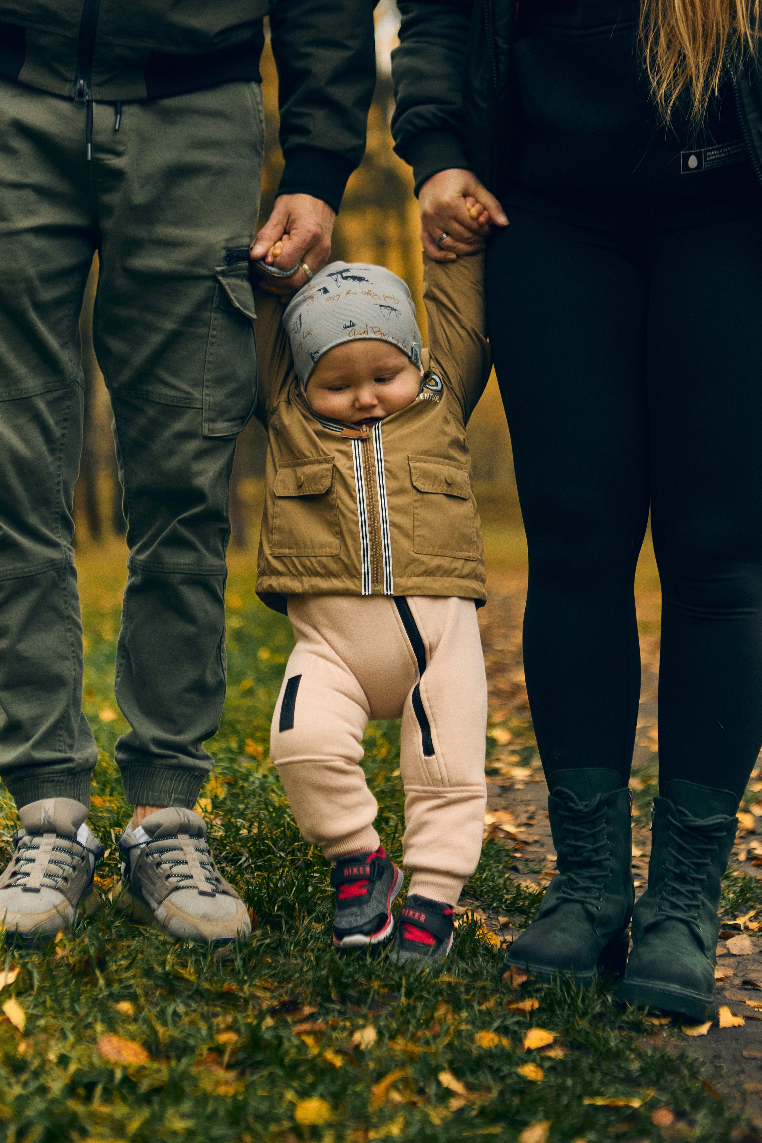 Семейная фотосессия дома и на прогулке в Москве