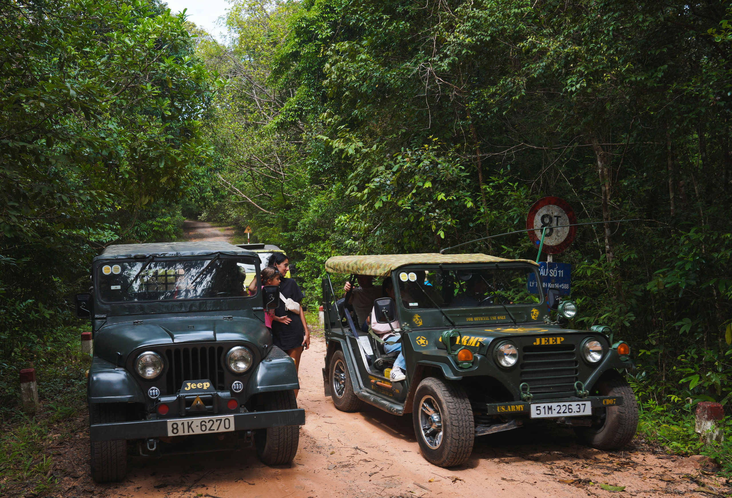 Джип Тур. Фото Тур на военных американских джипах. Фотограф Сергей Кишкель Дананг Нячанг Фукуок
