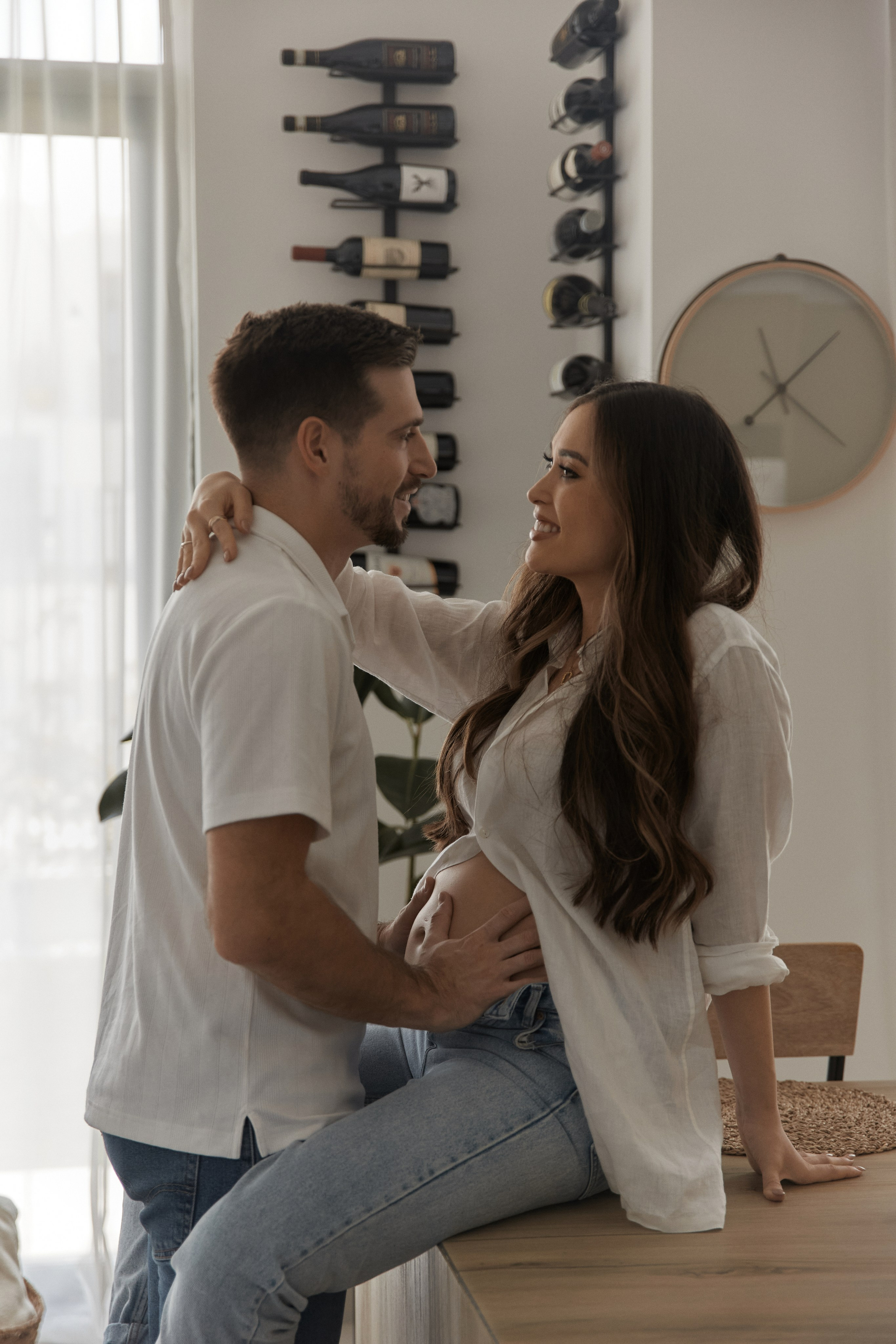 Cozy Pregnancy Photoshoot Dubai | At-Home Comfort