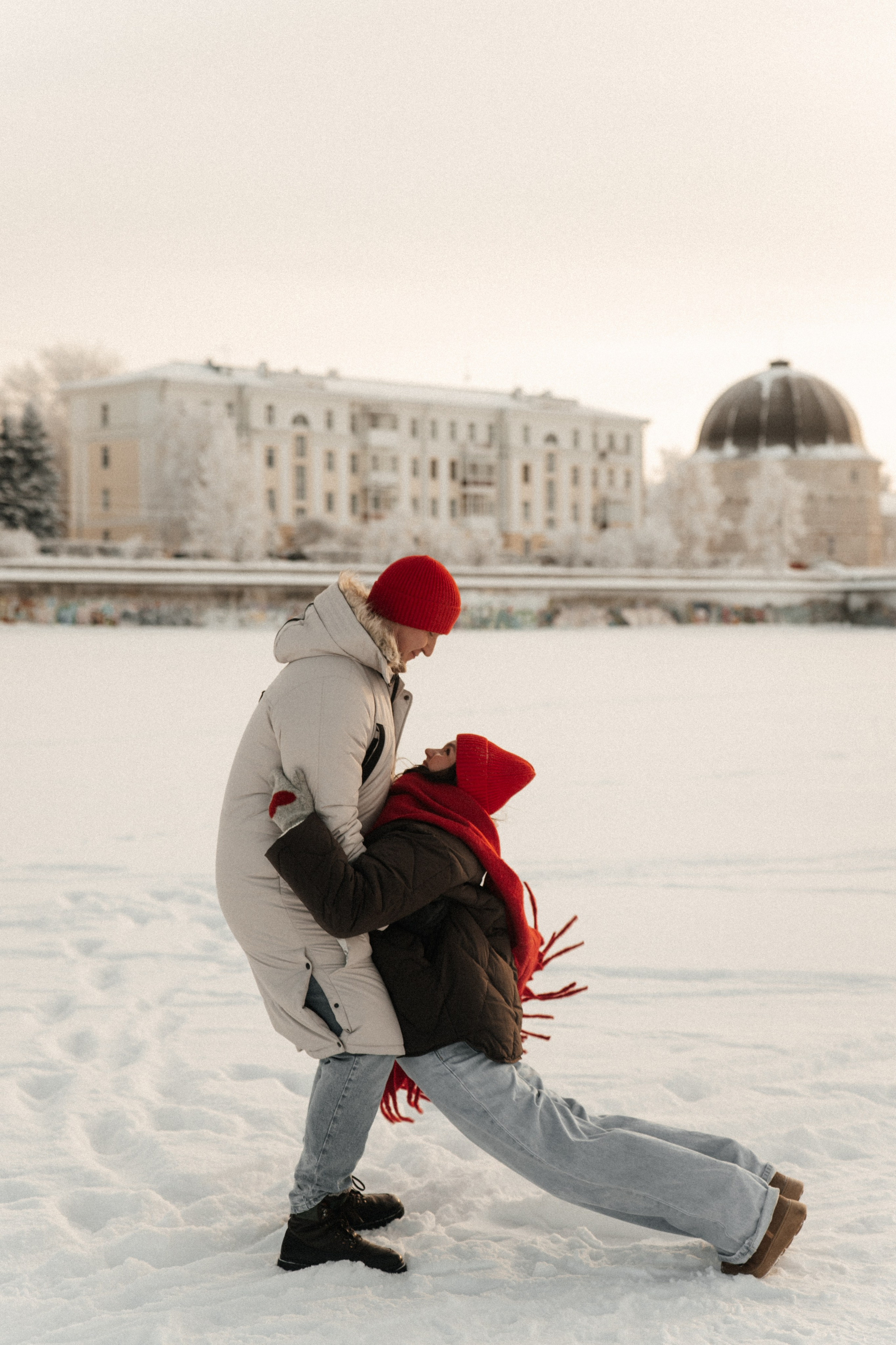 [our pulses aligned…]. Фотограф в Архангельске