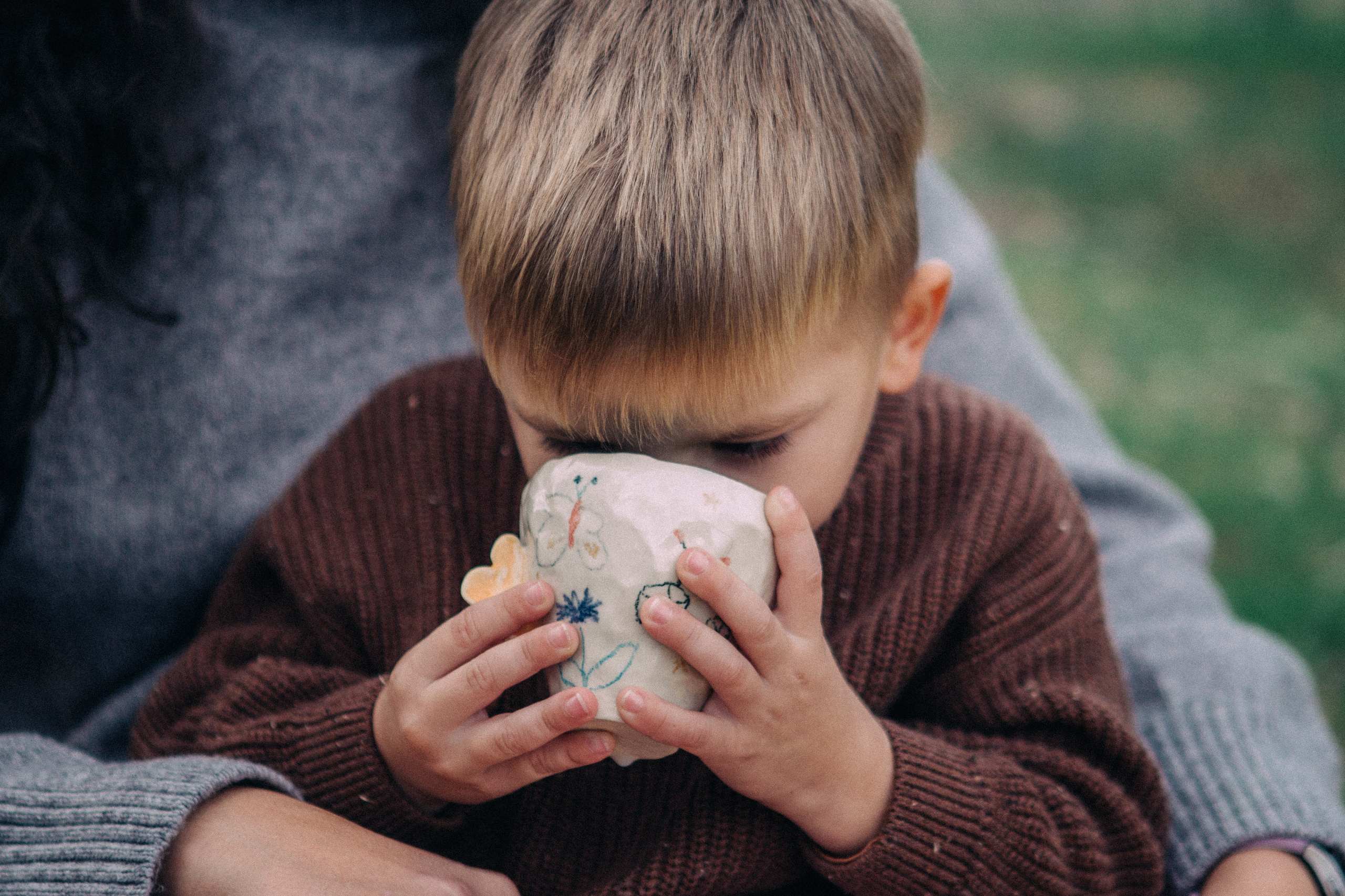 Nastya & Mr. Racoon. Portrait, family and pet photographer in Cyprus, Ksenia Bourdelle
