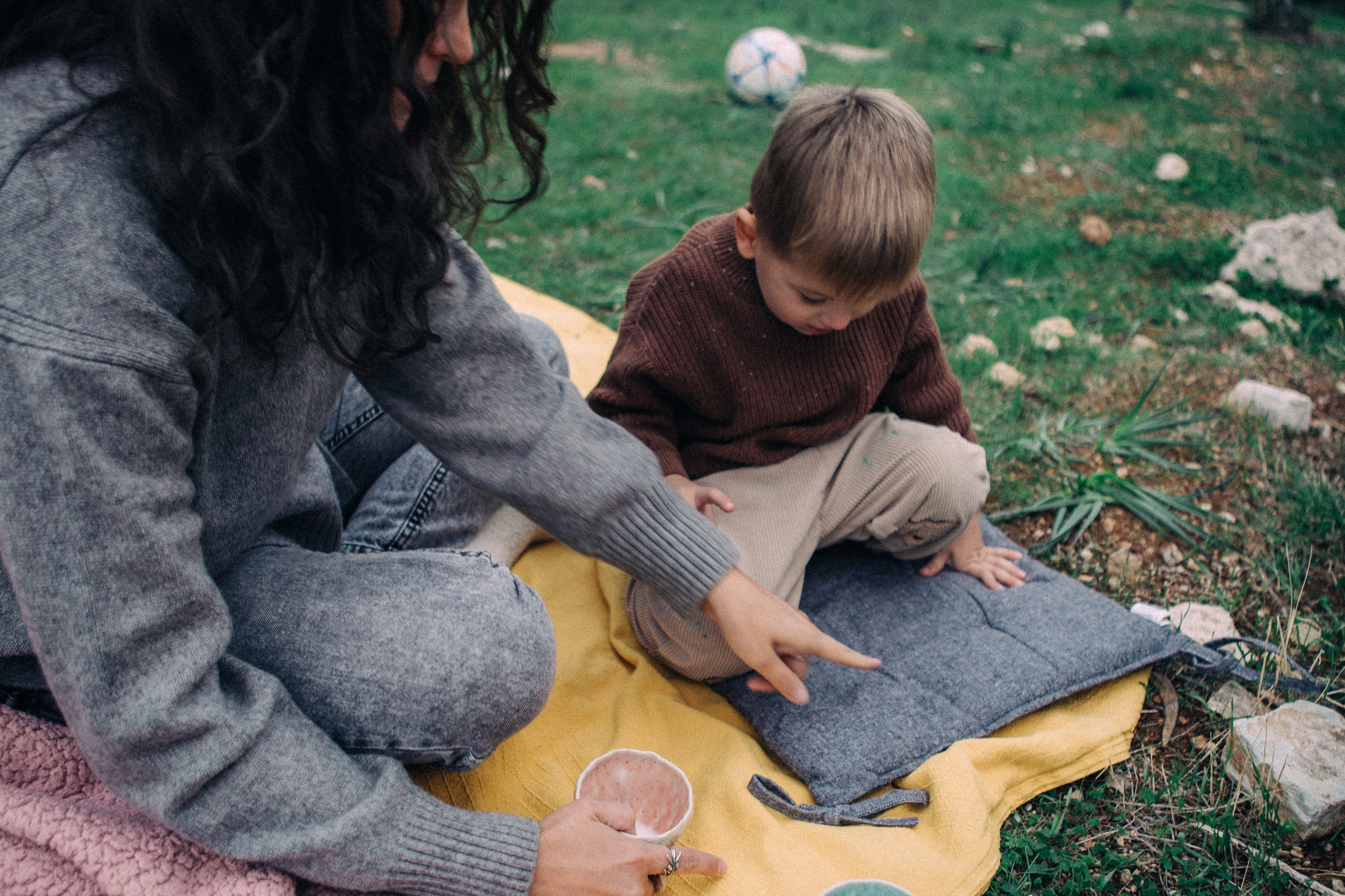 Nastya & Mr. Racoon. Portrait, family and pet photographer in Cyprus, Ksenia Bourdelle