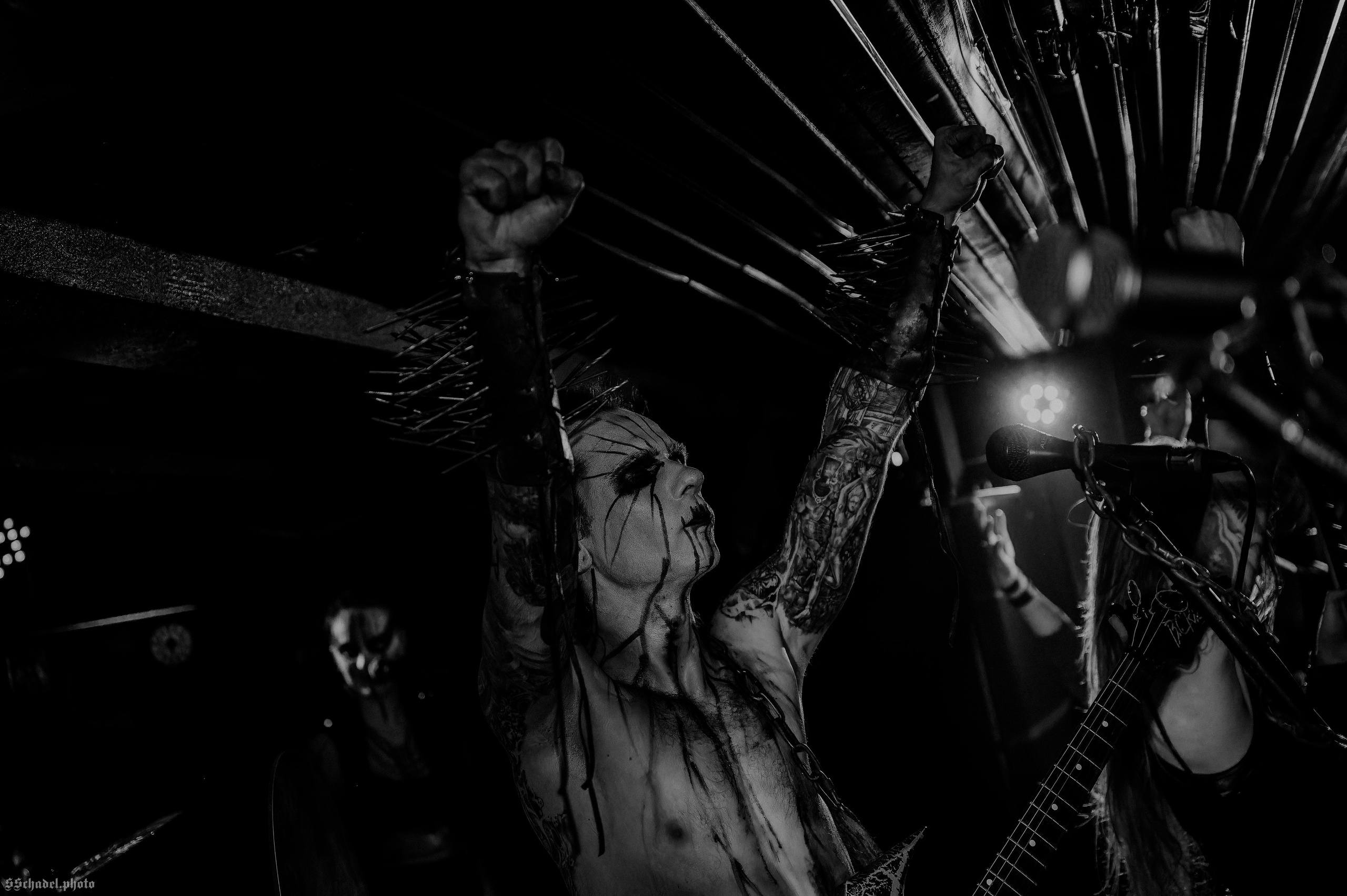 Frostlagte Måne 18.10.25. We will make everything metal!