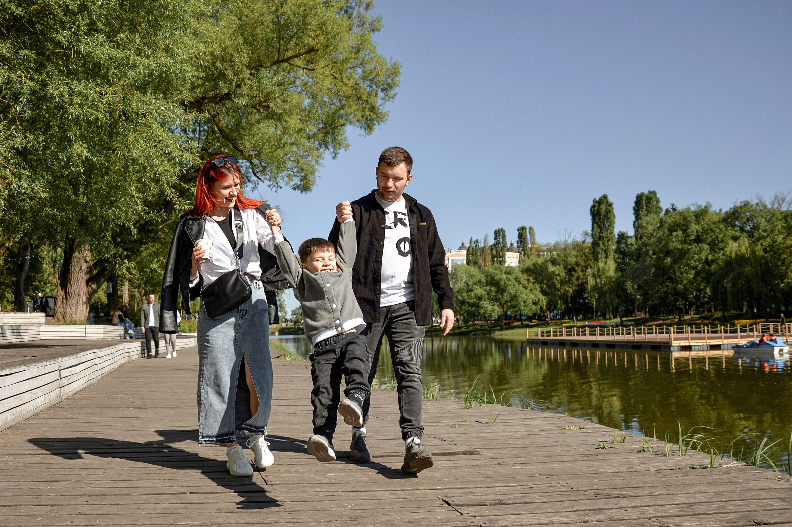 Семья Алены в парке. Семейный и свадебный фотограф Галина Абакумова, фотосессии в Белгороде