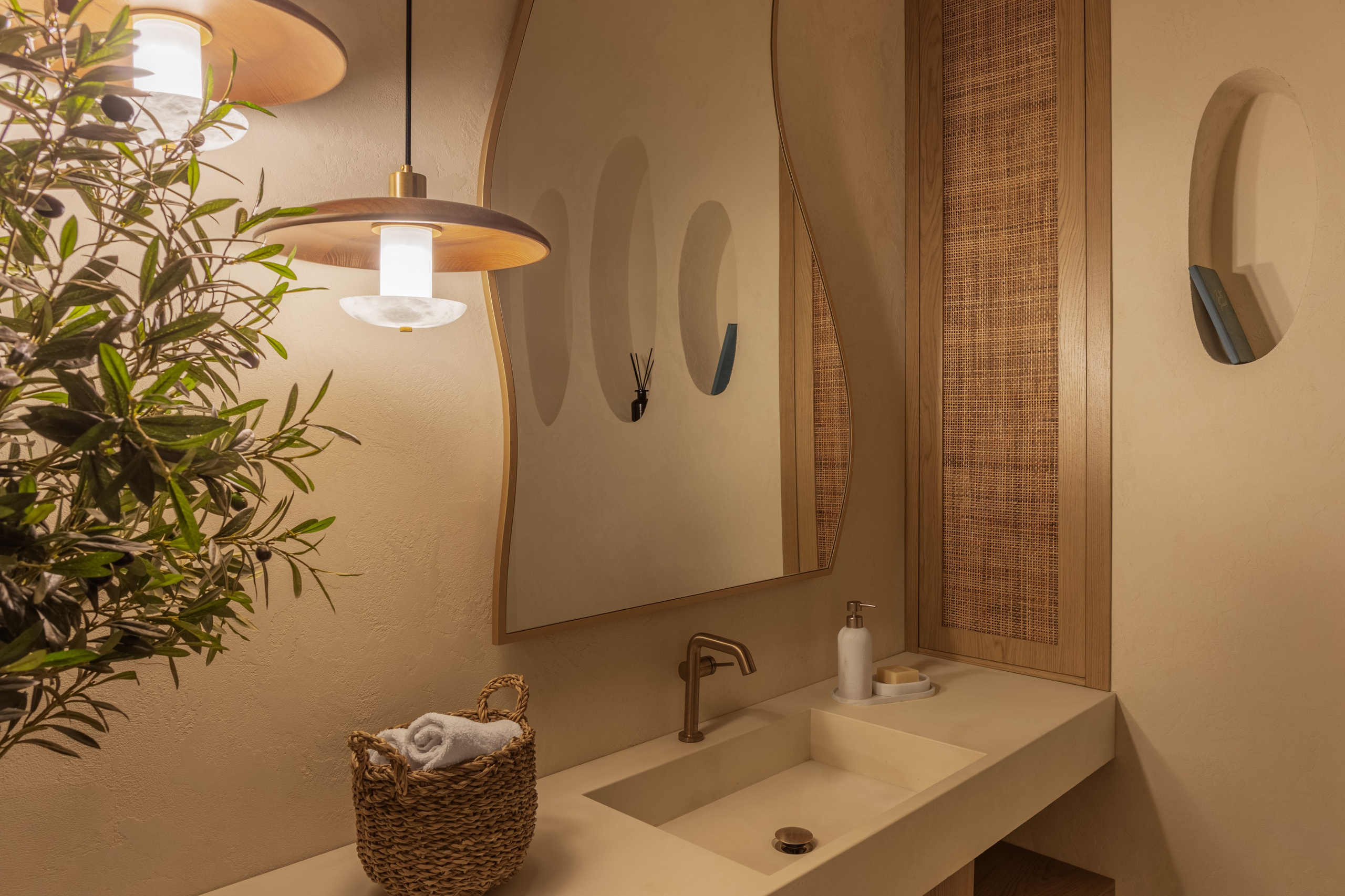 Шарафат Дуйсенбинова — Akbulak Riviera. Roman Yakunin — interior photographer in Almaty, Kazakhstan