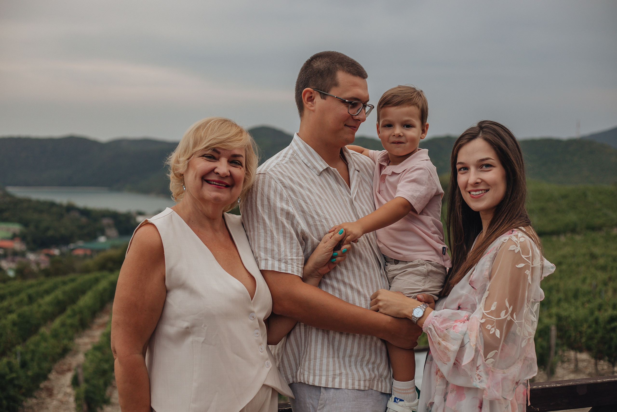 Прогулка у домика виноградаря — о семье, о любви, о счастье ;). Семейный фотограф Новороссийск, Анапа, Геленджик — Юлия Давыдова