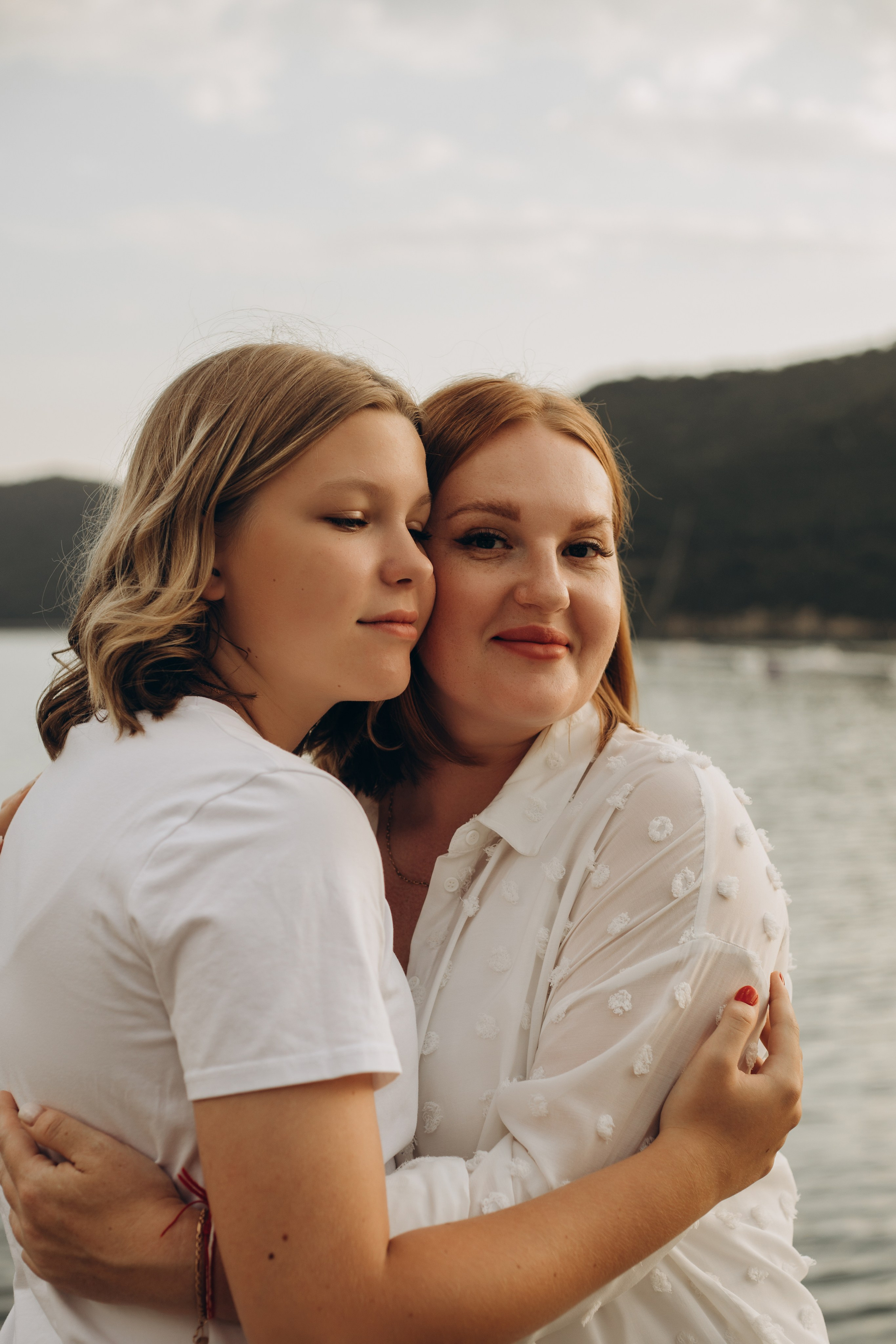 Антон, Тамара, Алиса и Ева — летний вечер у озера. Семейный фотограф Новороссийск, Анапа, Геленджик — Юлия Давыдова