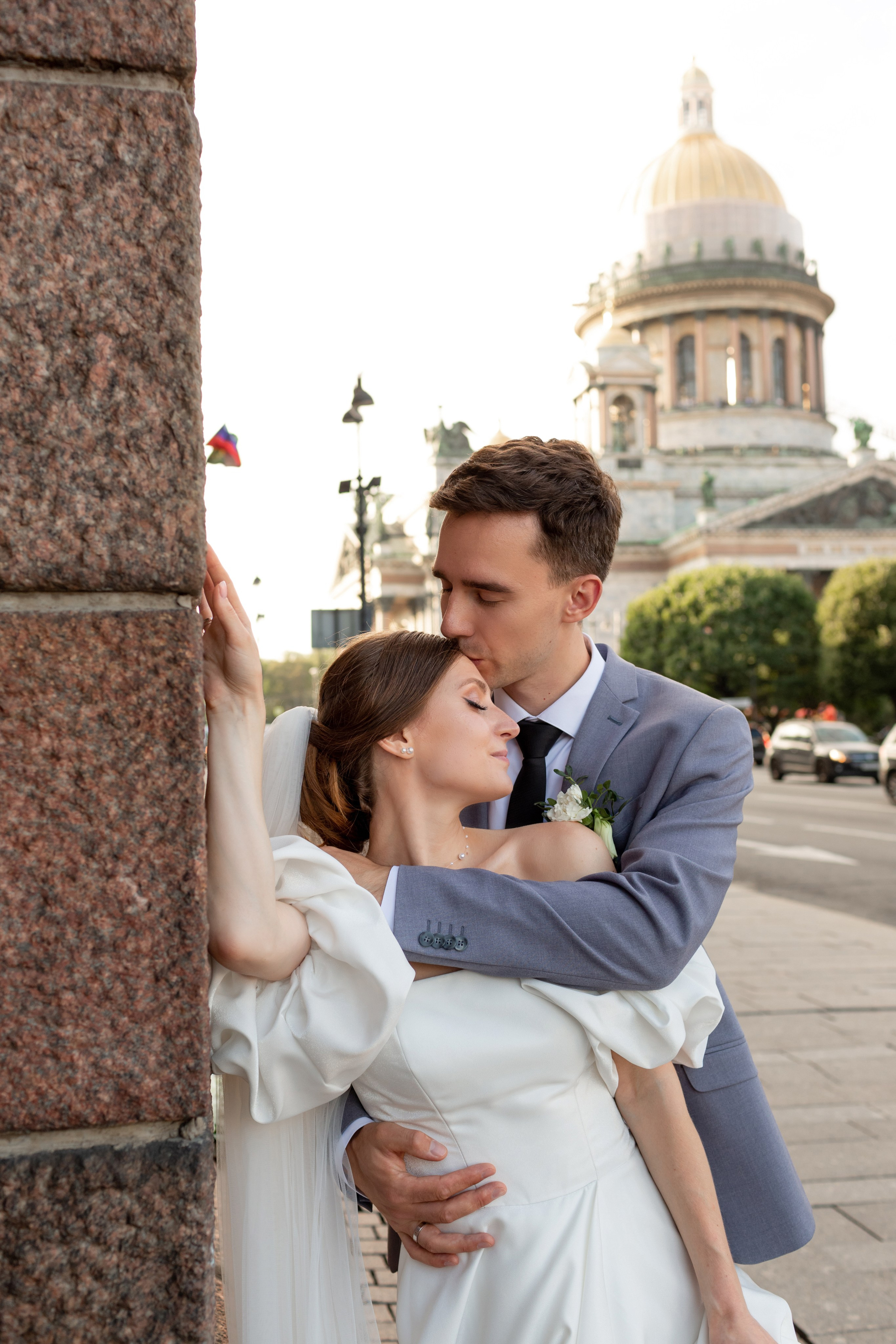 Свадебная фотопрогулка в Санкт-Петербурге. Свадебный фотограф Кирилл Белый