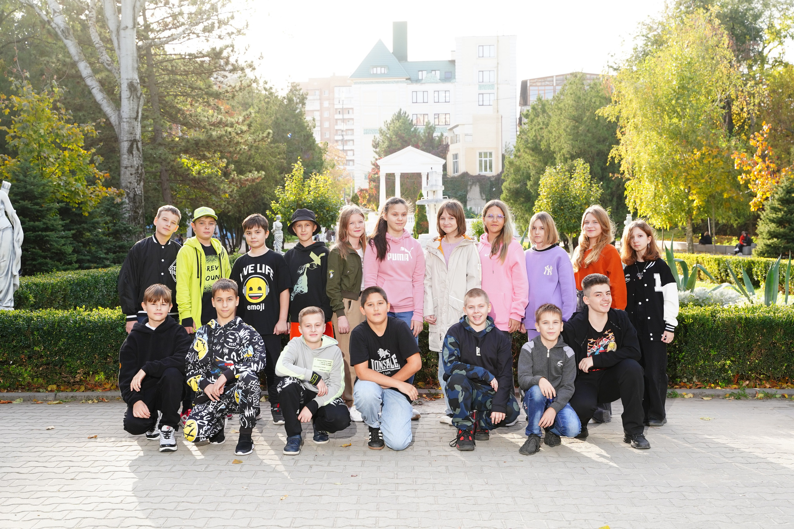 Парк Горького 6 класс. MEMENTO.Выпускные альбомы, школьные, юбилейные и другие книги. Ростов-на-Дону