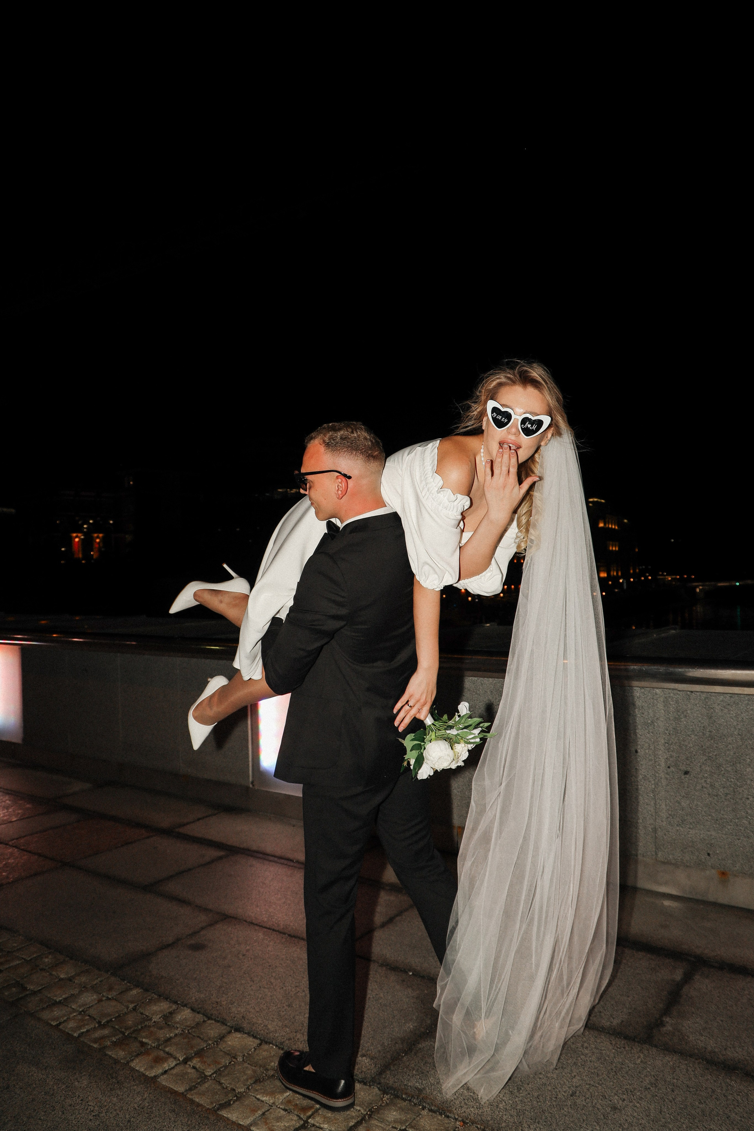 М. + Л.  Роспись в МФЦ, прогулка по ночной Москве. Семейный и lovestory фотограф в Москве Светлана Коняхина