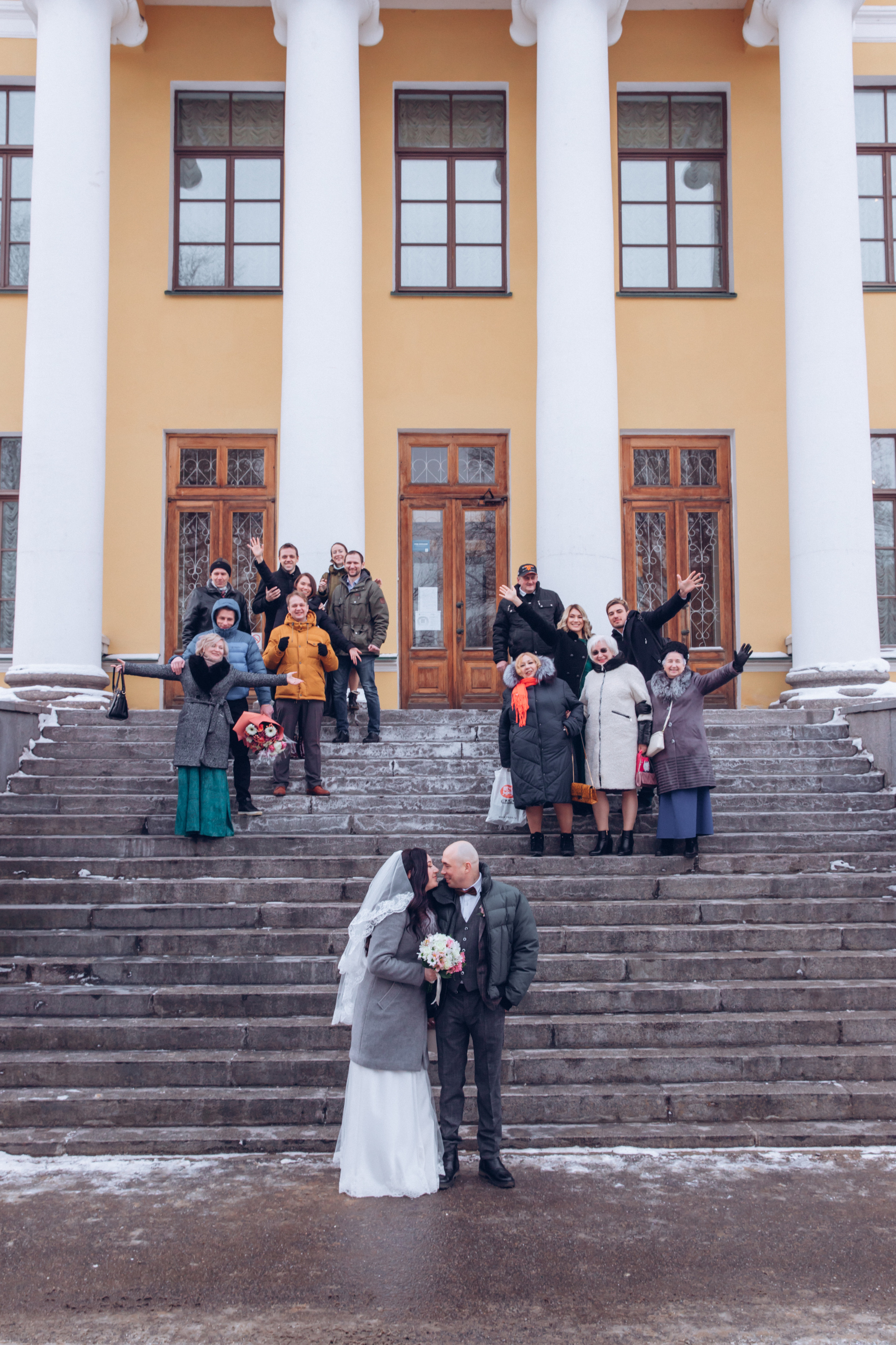 Аня и Паша, ЗАГС Кировского района. Семейный фотограф в Санкт-Петербурге Алиса Мохова