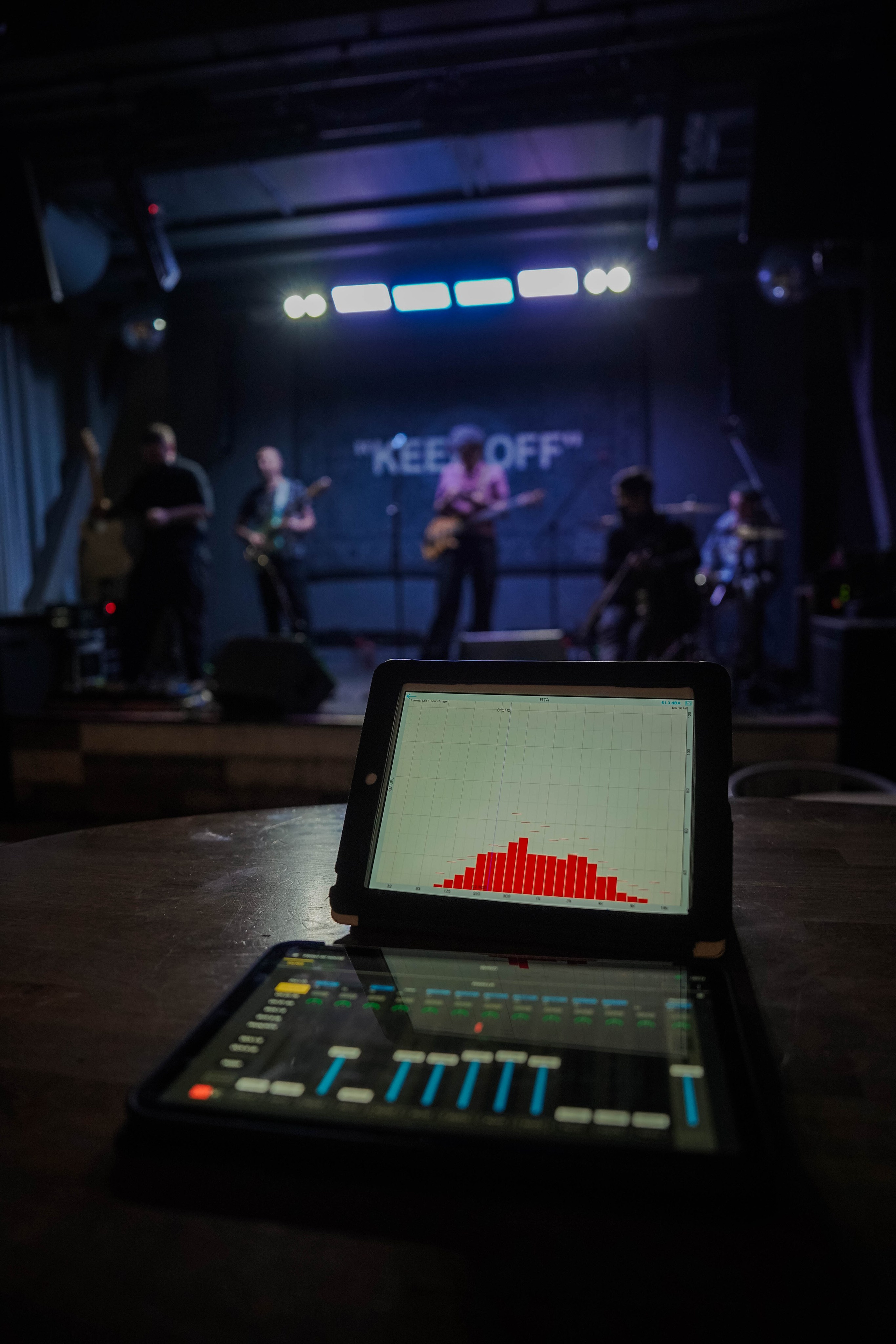 Концерт группы «МУХА». Beardy Pix