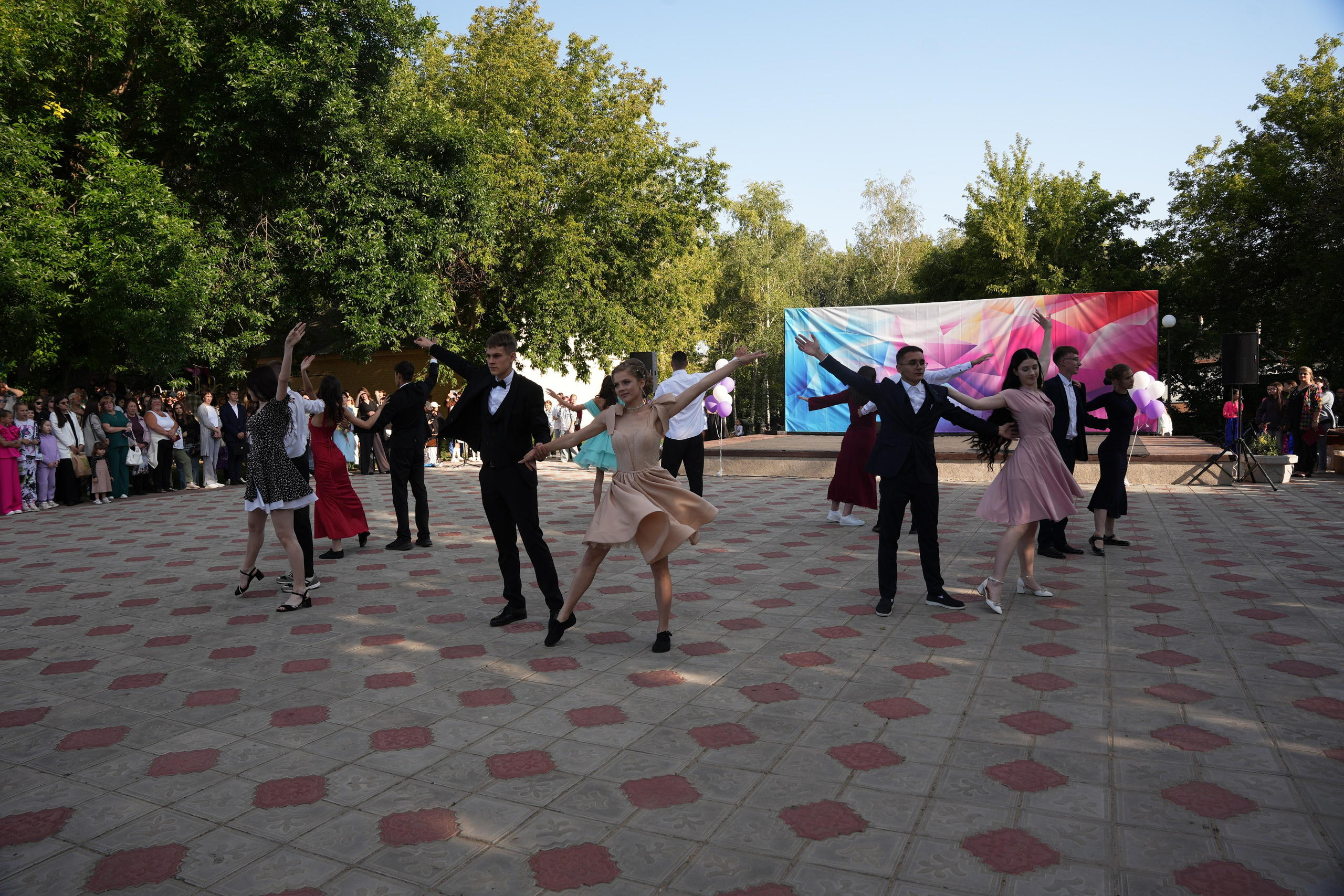 Выпускной в парке. Ольга Плаксина фотограф в Саратове