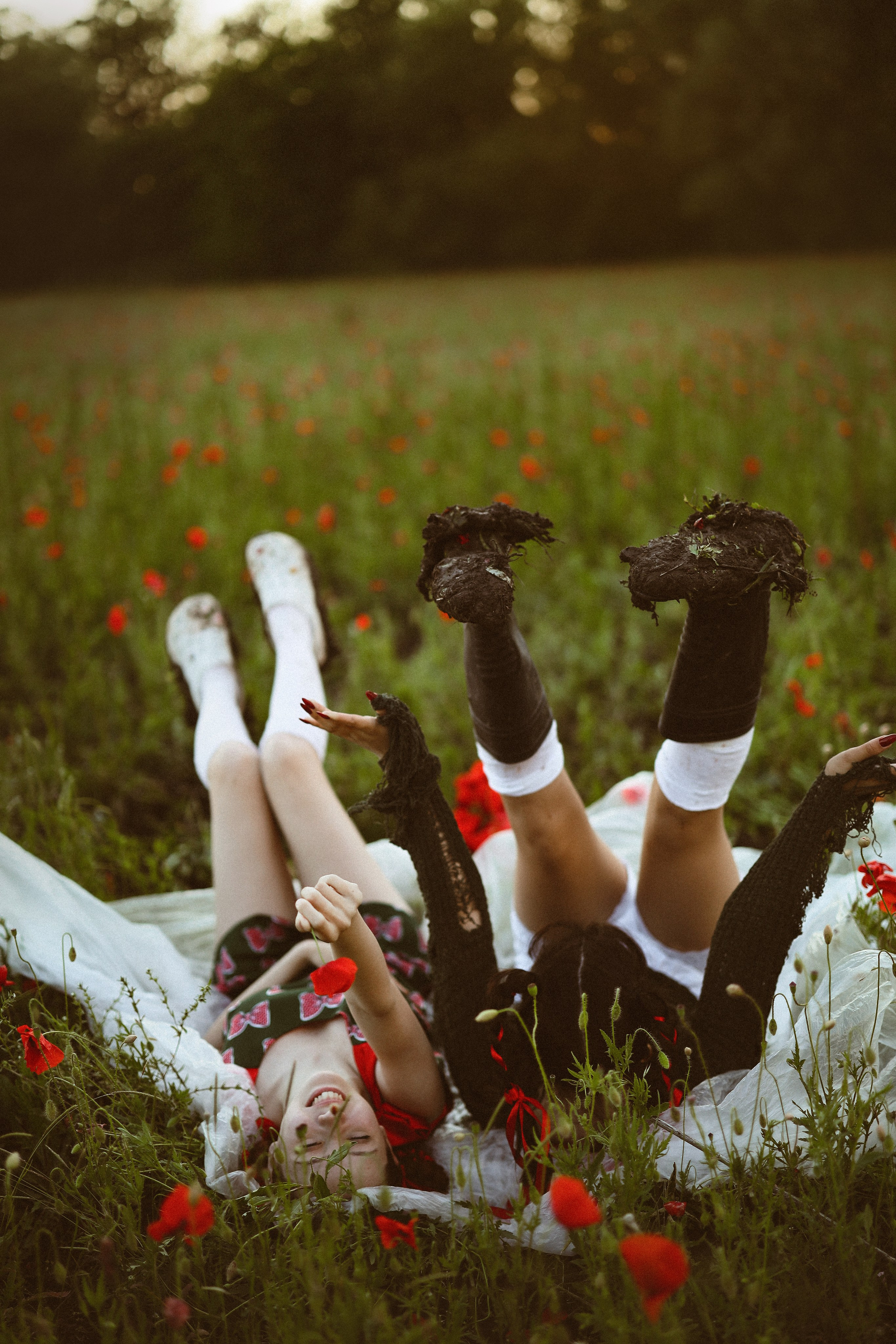 Фотосессия девочек в поле маков. Свадебный и семейный фотограф в Абхазии Жанна Соснина