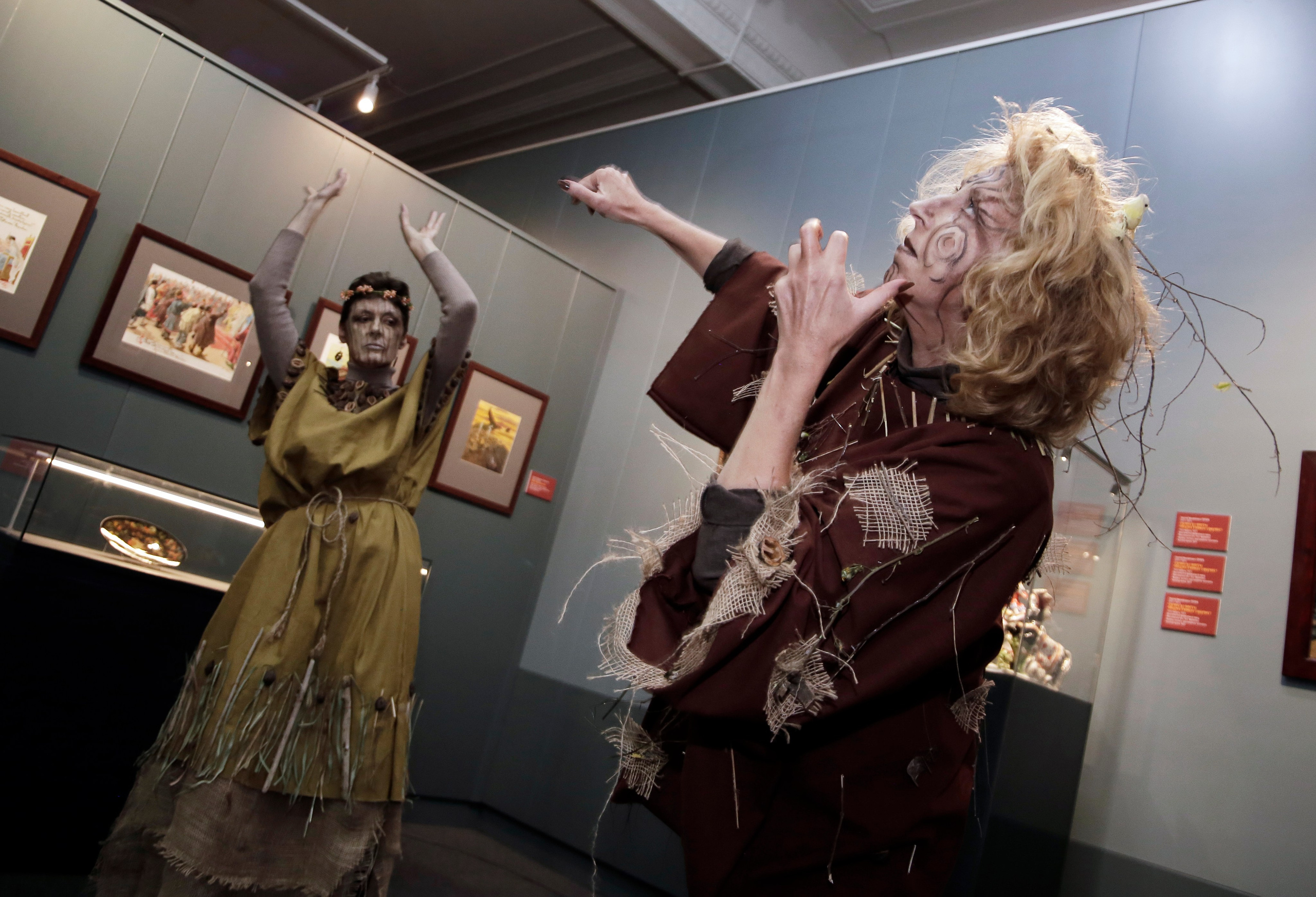 ЛАДУШКИ-ЛАДУШКИ. АРХЕОЛОГИЯ РУССКИХ СКАЗОК. ПЕРФОРМАНС. Художник, преподаватель дизайна, начинающий сценограф и режиссёр во Владивостоке