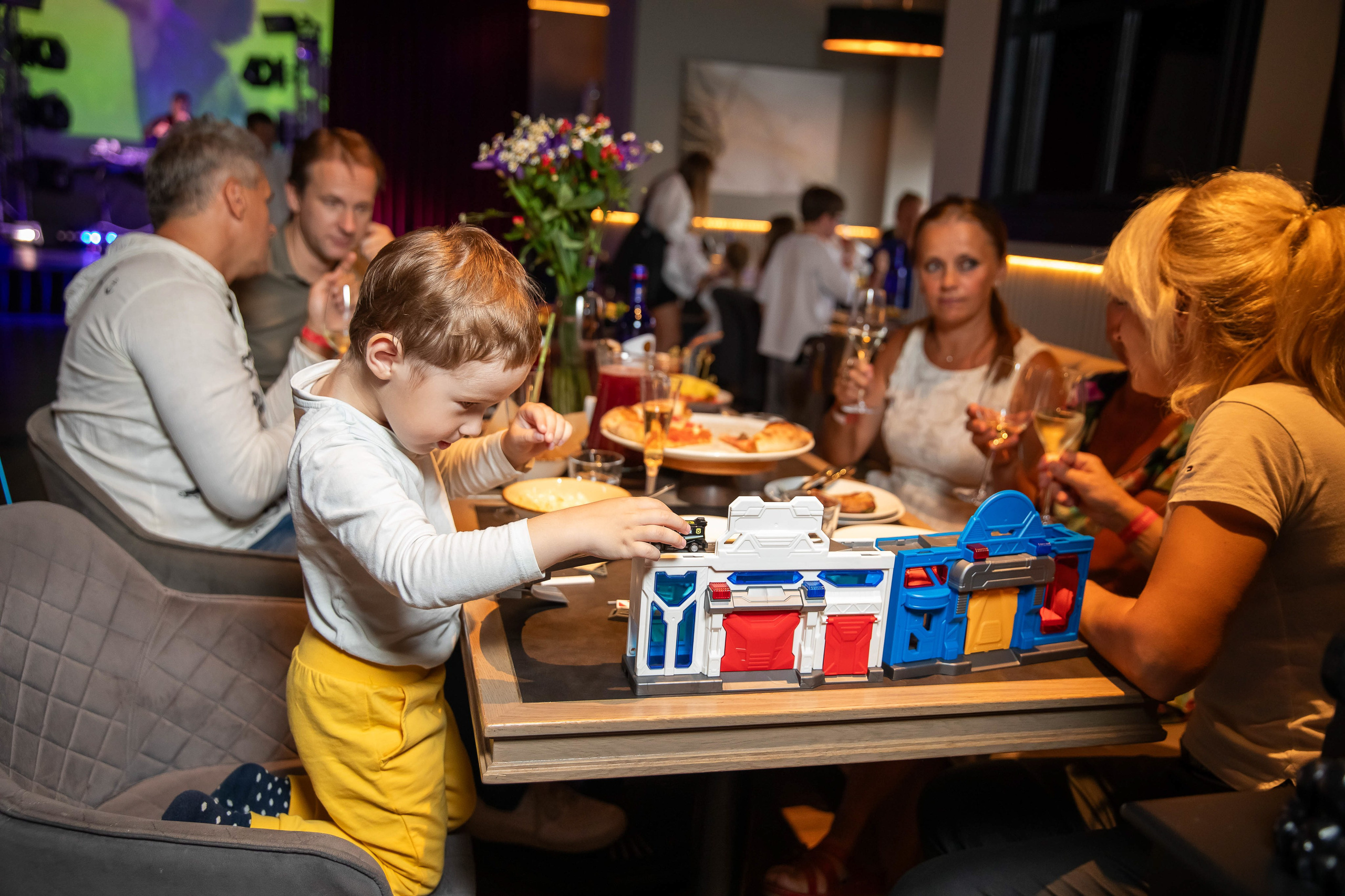 Отпетые мошенники в Mouse House. NesterovaMaria.ru