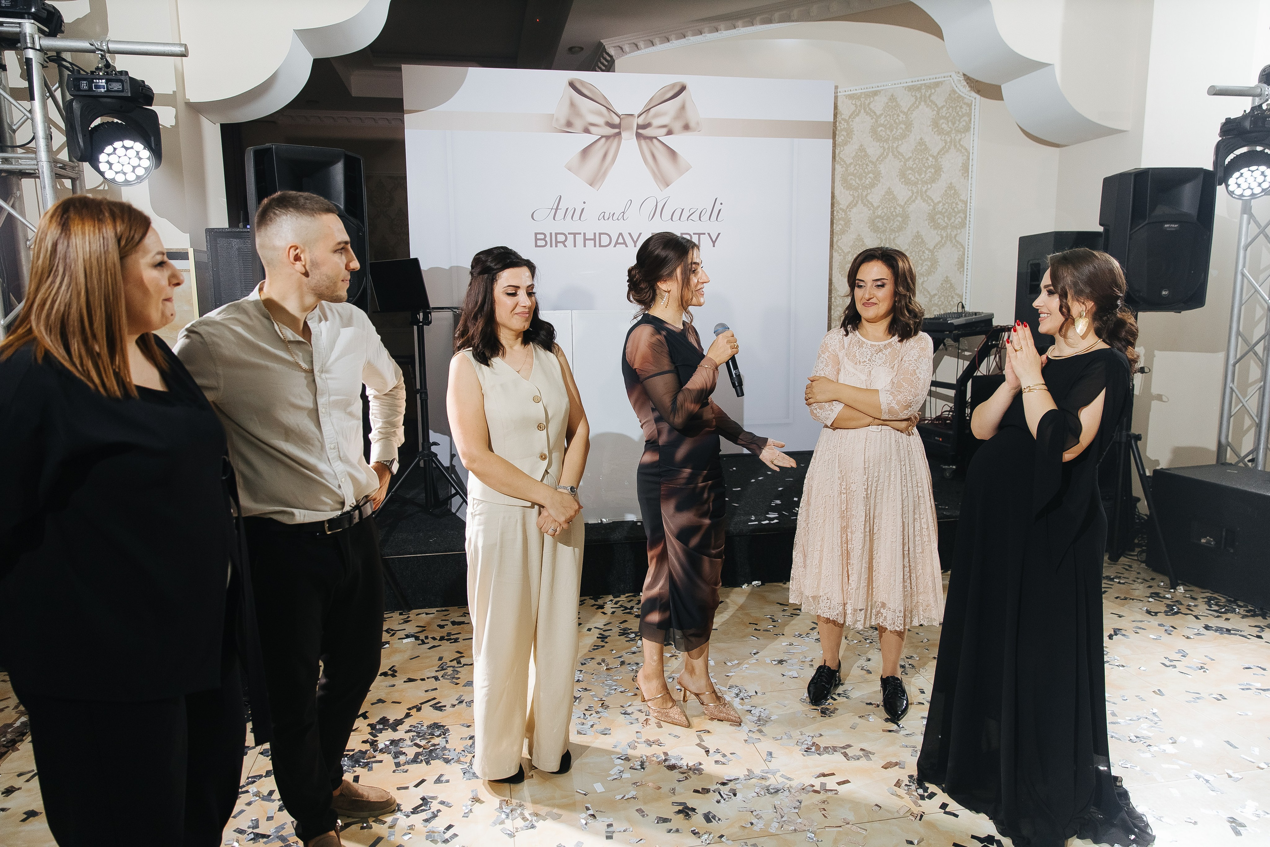 Ани и Назели. 35&5 День рождения, «Янтарь». Фотограф в Красноярске Надежда Воскресенская