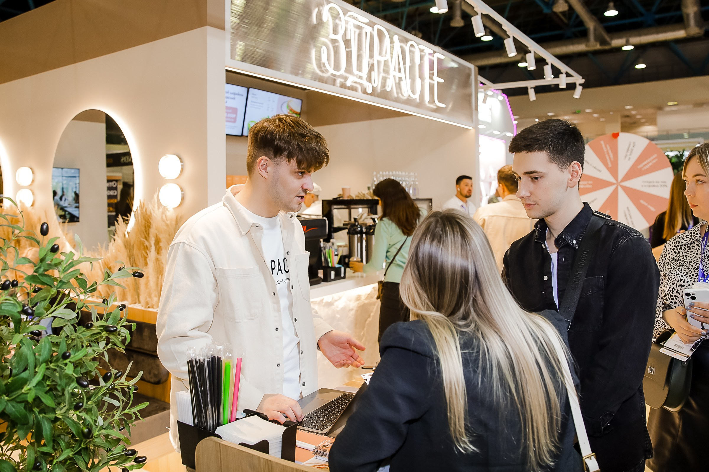 VERSOUS. ЭКСПОЦЕНТР. ЗДРАСТЕ. Фотограф в Москве Ольга Колесникова