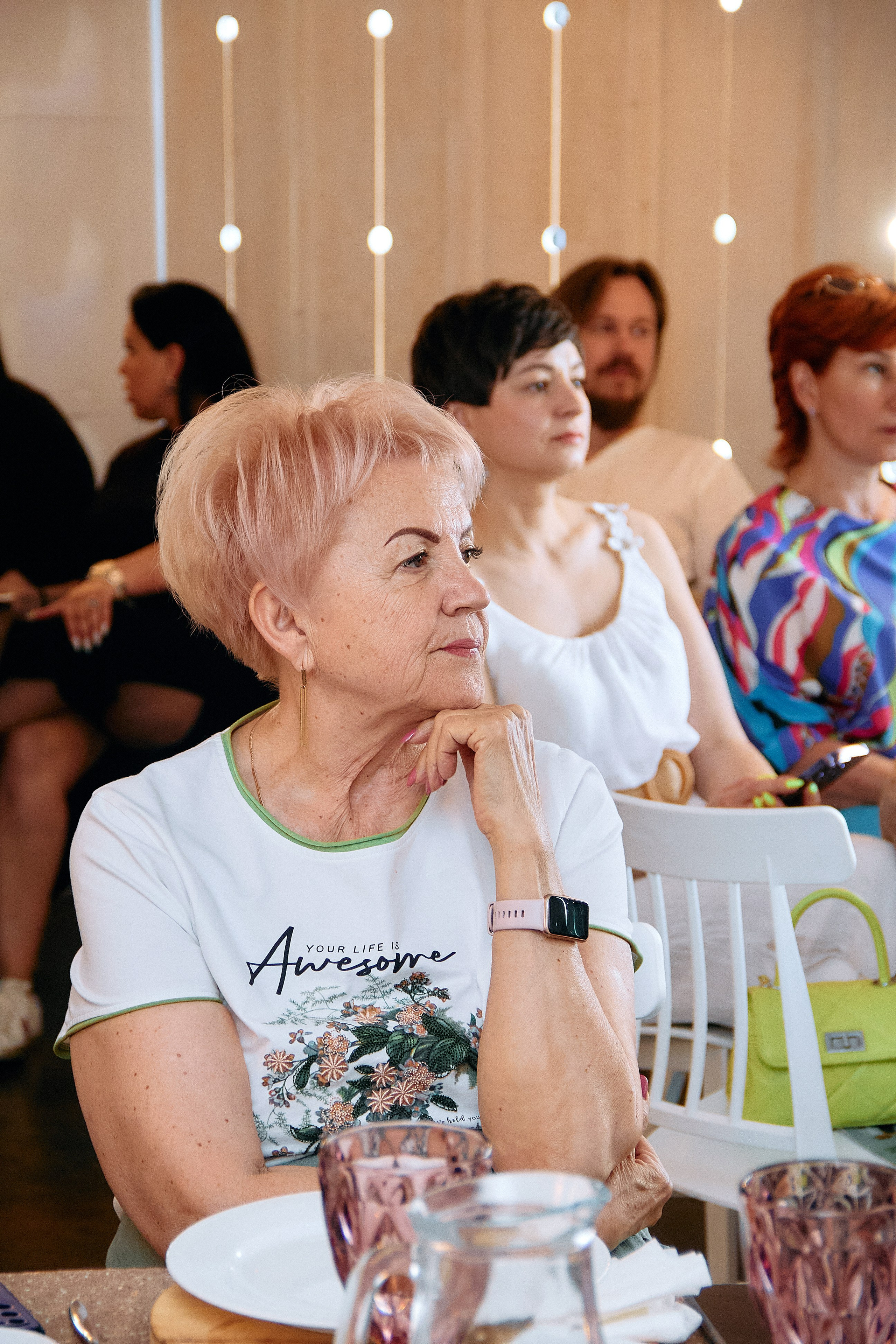 Деловой разговор «Перспективы инвестиций в 2024 году». Фотограф в Смоленске Ася Польшина