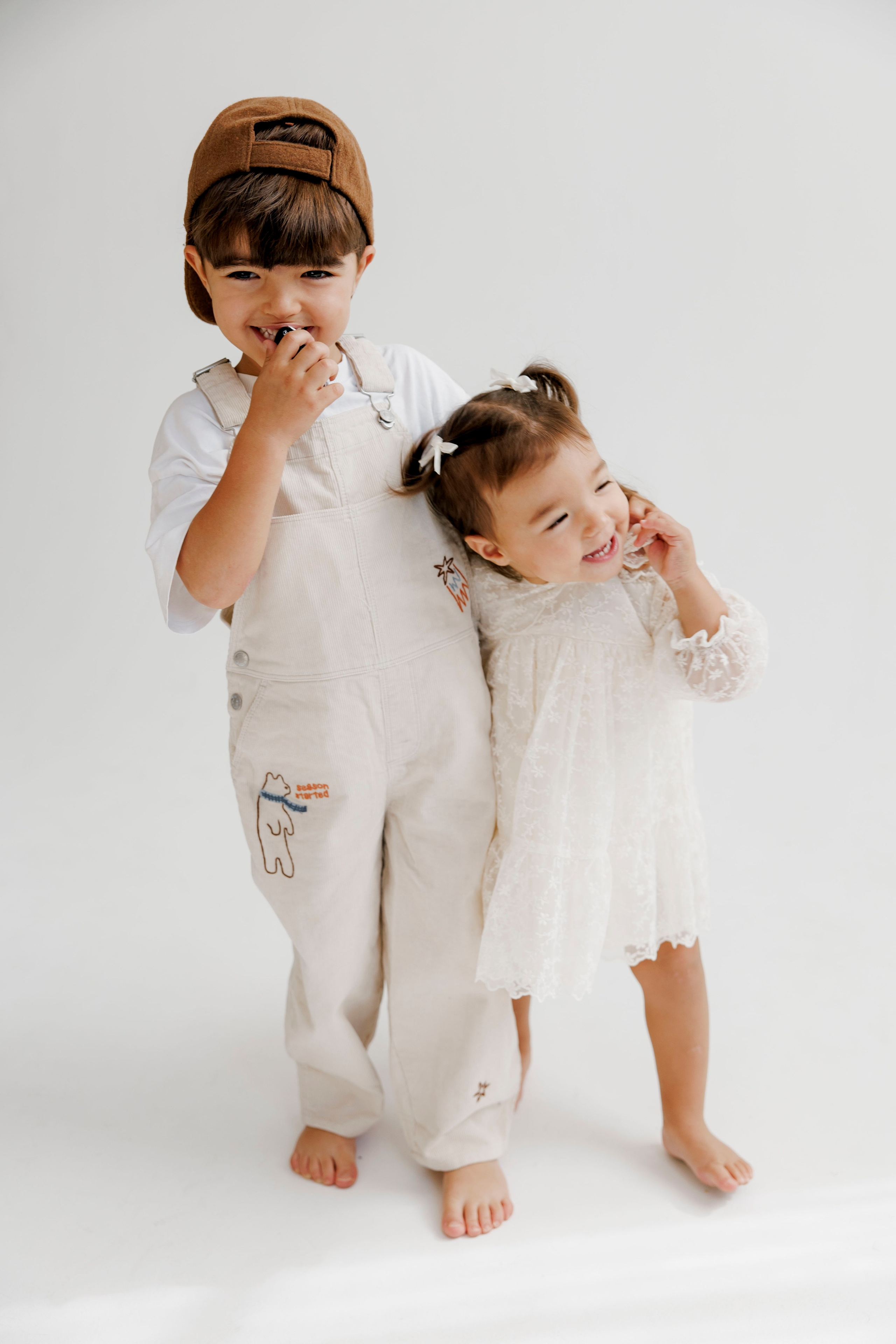 Family photoshoot inside the studio. Wedding and family photographer