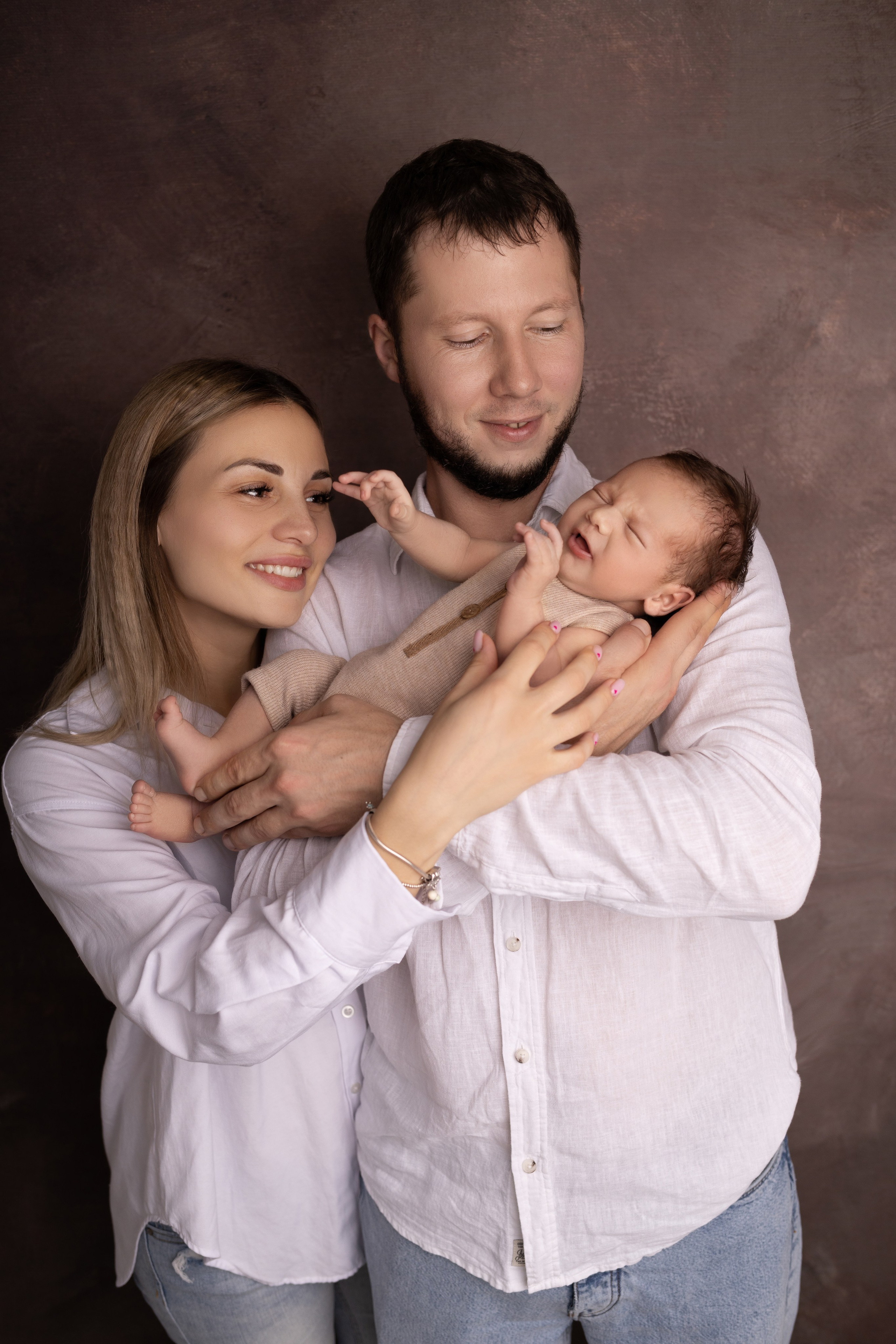 Семейные кадры от Elvira Kamaeva. Фотограф новорожденных малышей в Омске и Омской области Эльвира Камаева