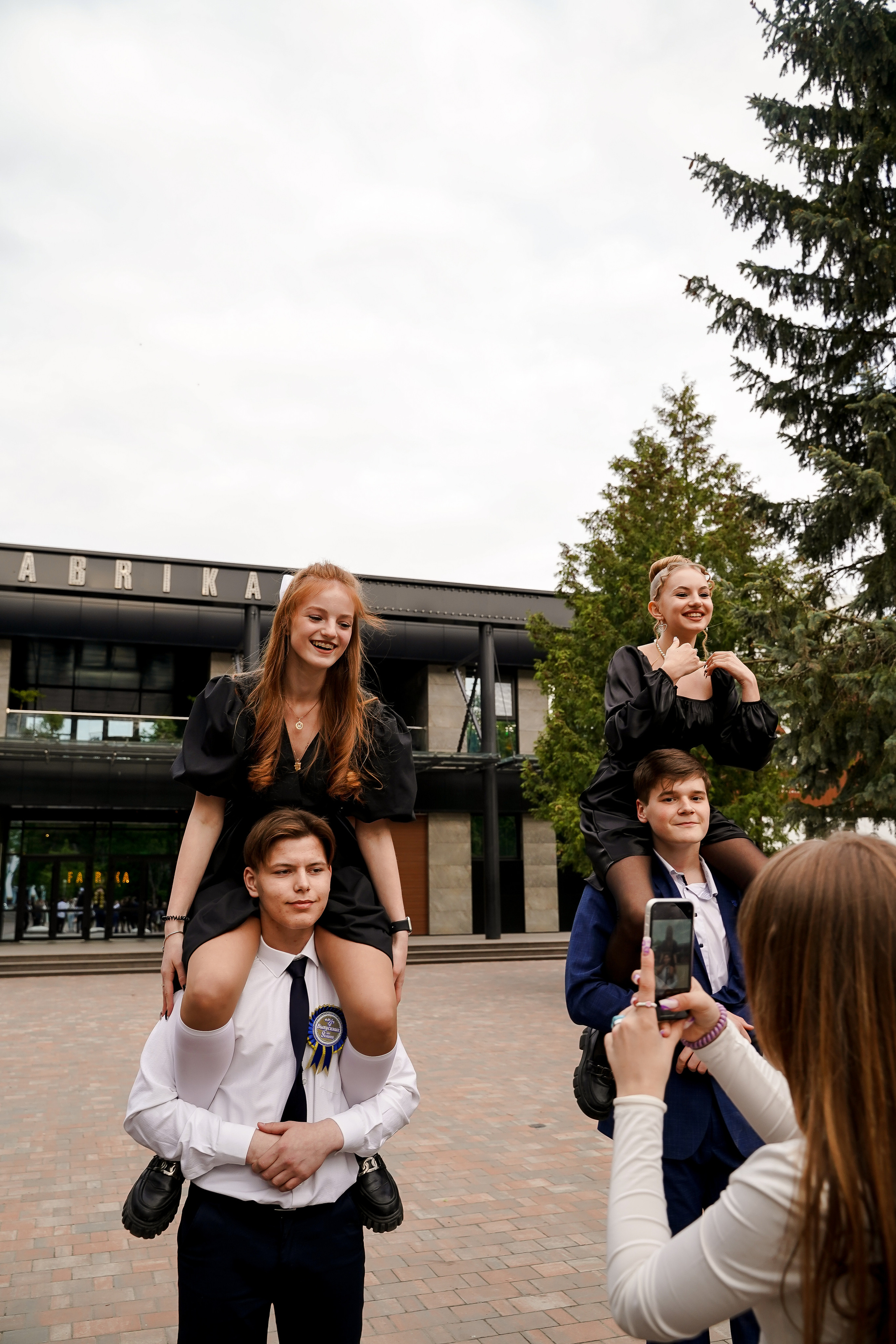 Галерея. Современные выпускные альбомы в Брянске