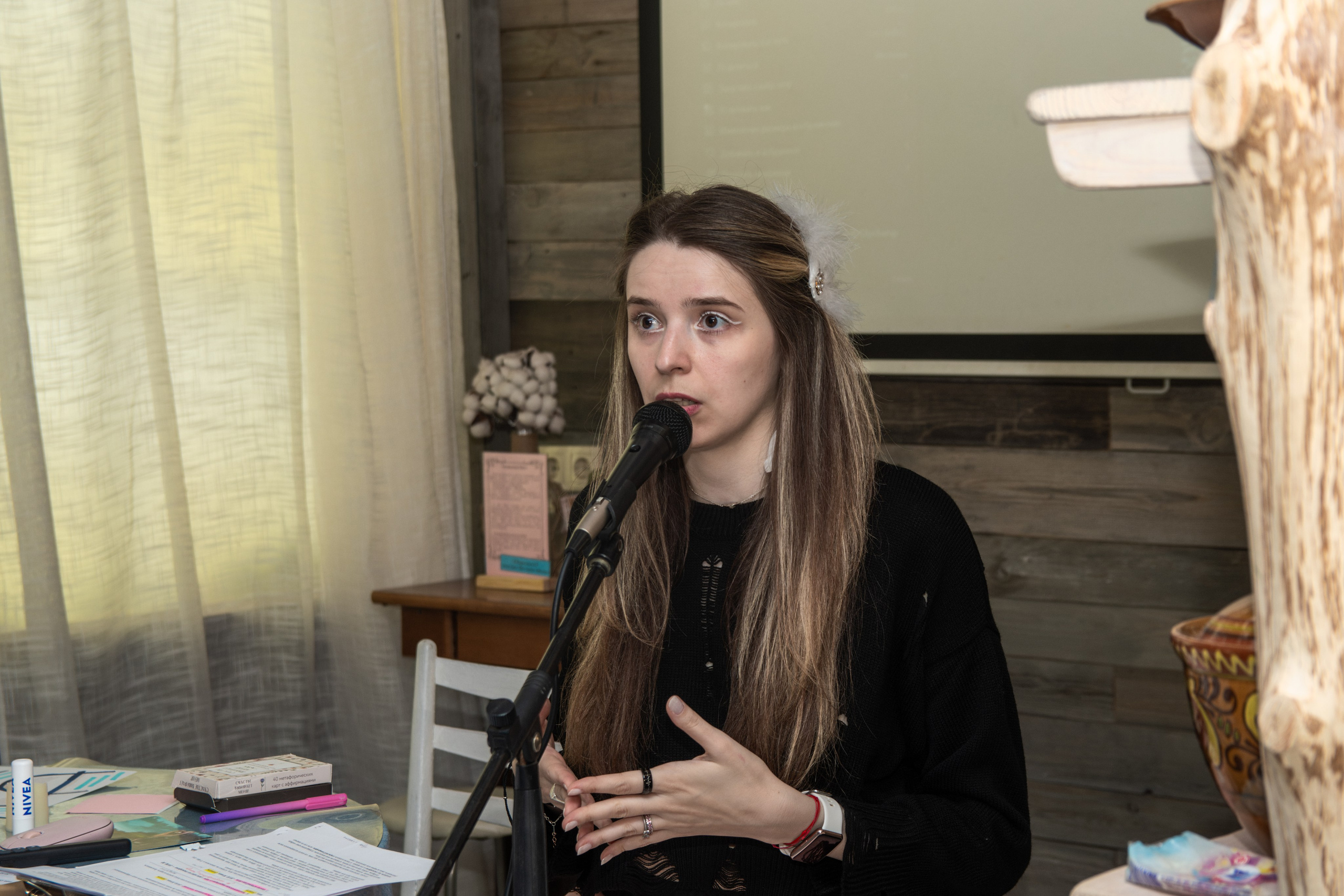 Творческий вечер автофикшн-книги Оли Черных «Абдоминально». Репортажный фотограф в Москве Legiodot