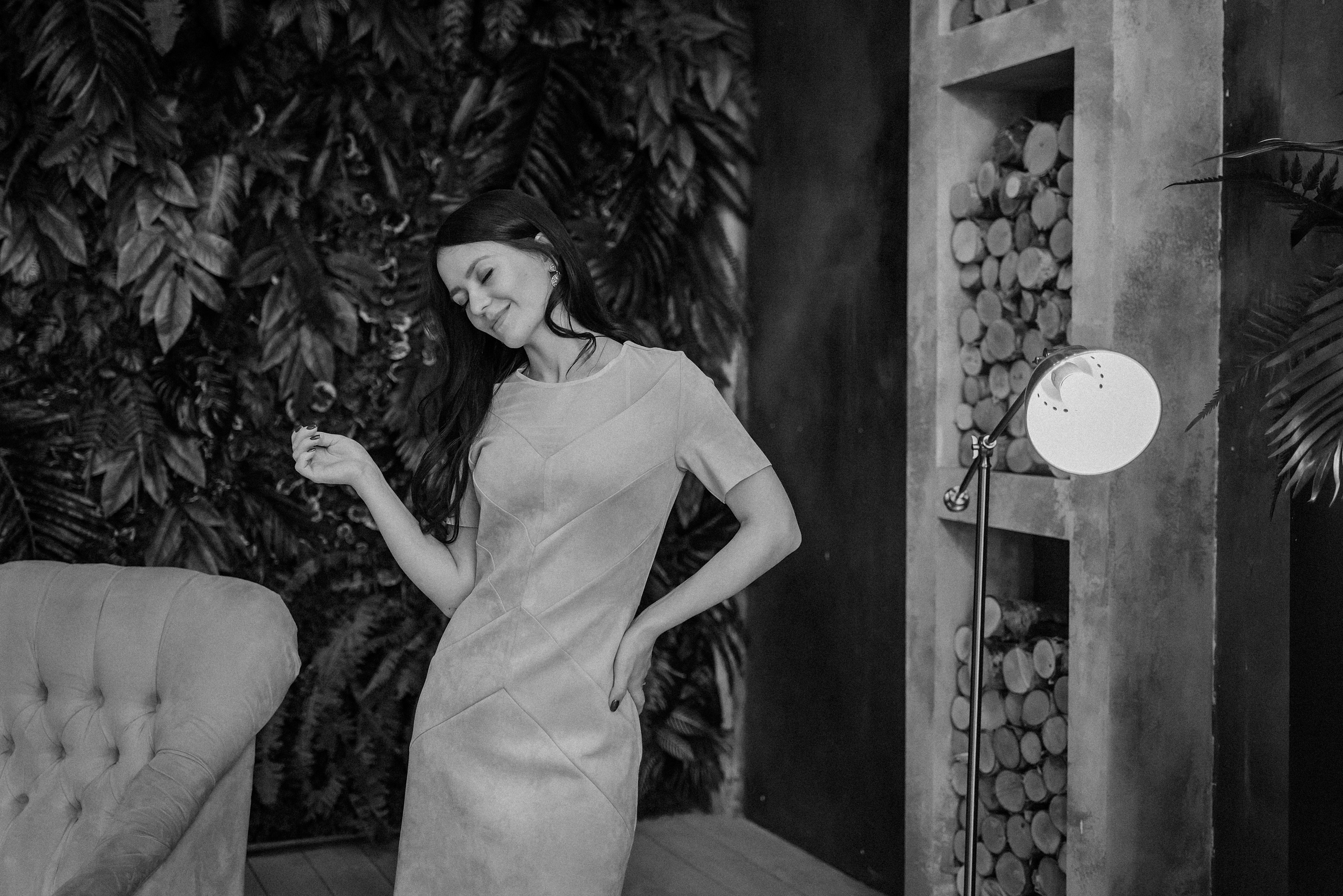 индивидуальная портретная фотосессия в чб для девушки