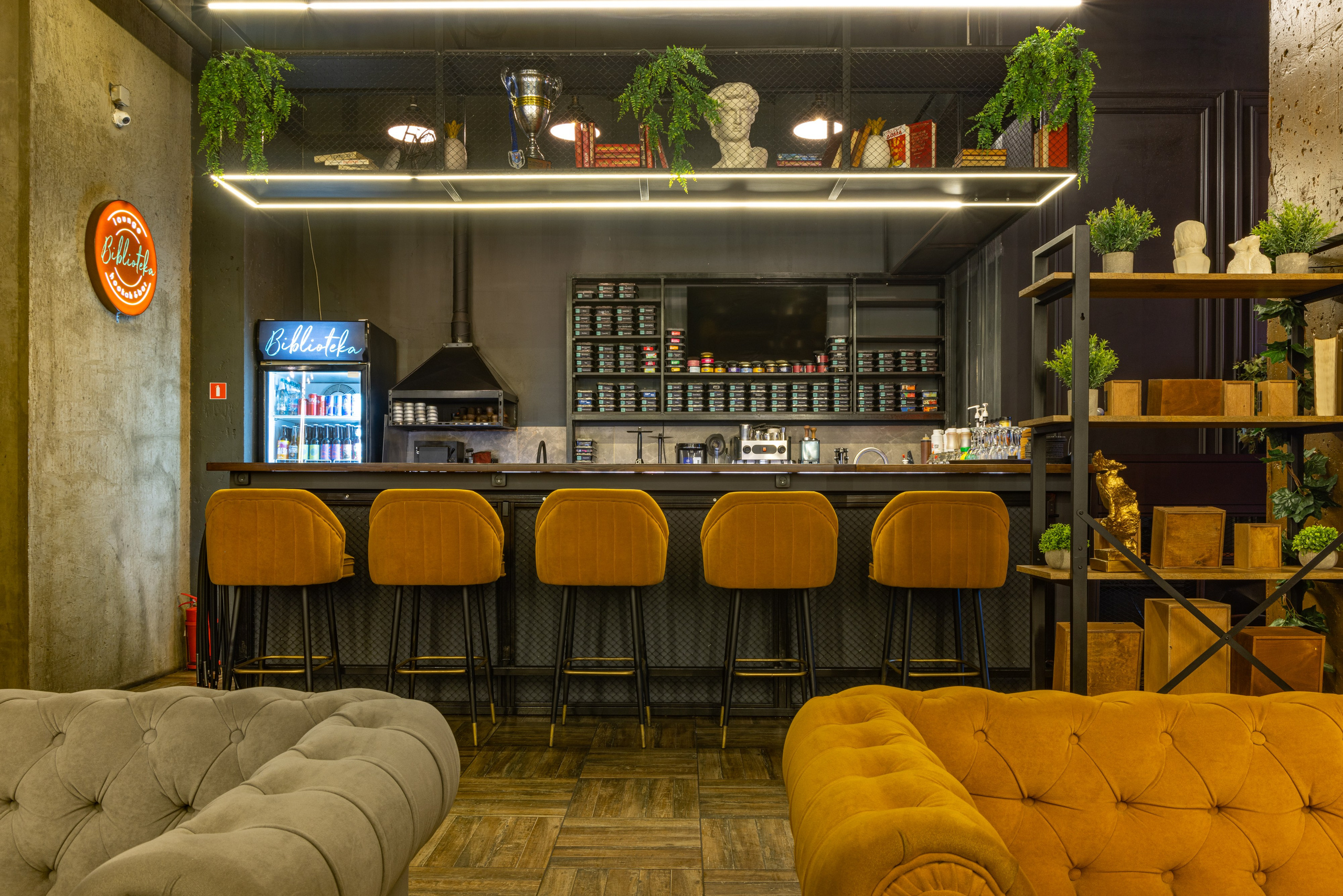 Интерьерная съемка коммерческих локаций. Фотосъемка для вашего бизнеса в Челябинске