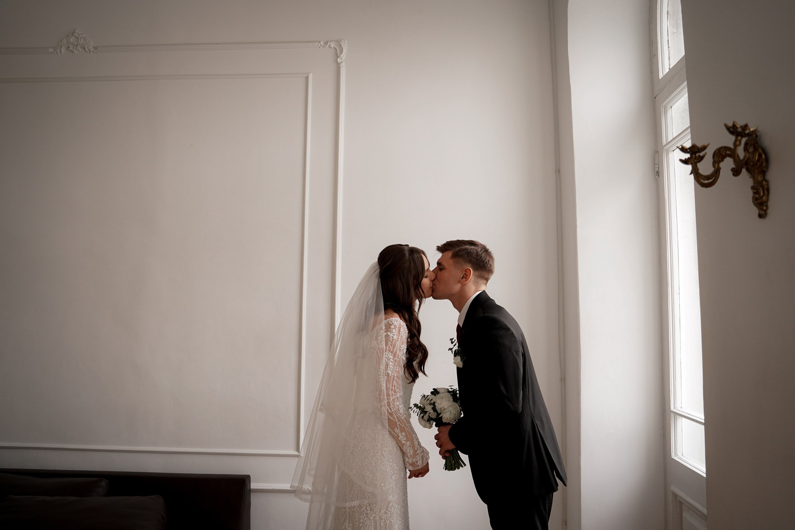 Свадебная фотосъёмка в студии «Флакон» Ростов-на-Дону. Фотограф Алёна Чеботова. Свадебный фотограф в Ростове-на-Дону. Таинство Крещения и Венчания, семейные фотосессии. Алёна Чёботова