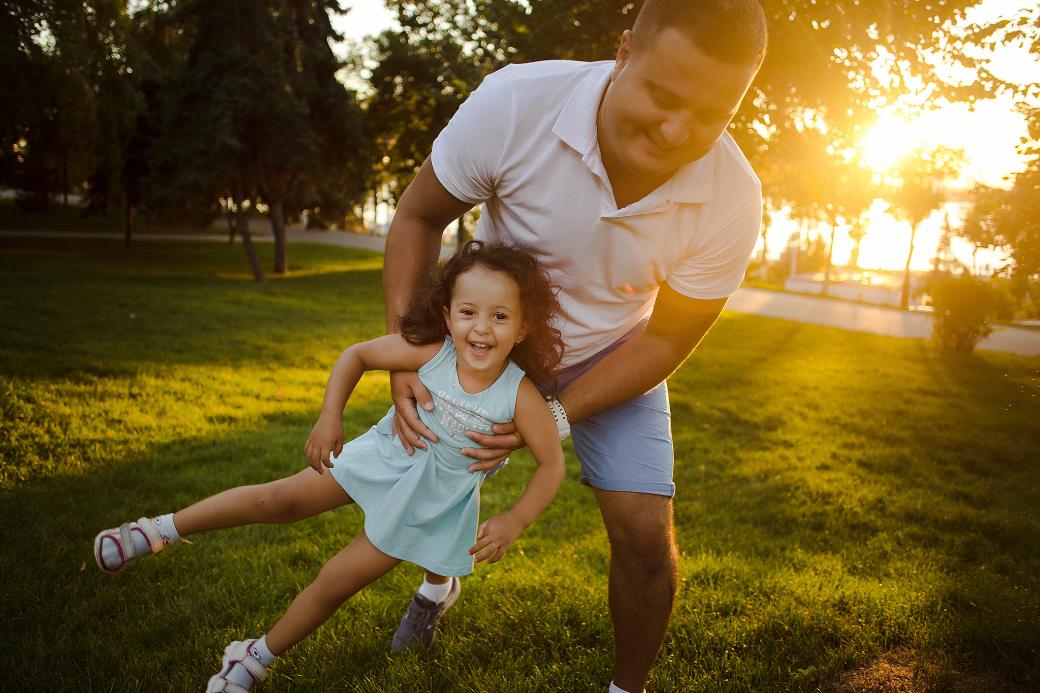 Солнечная семейная фотосессия. Фотограф в Самаре Мальтеева Эльвира