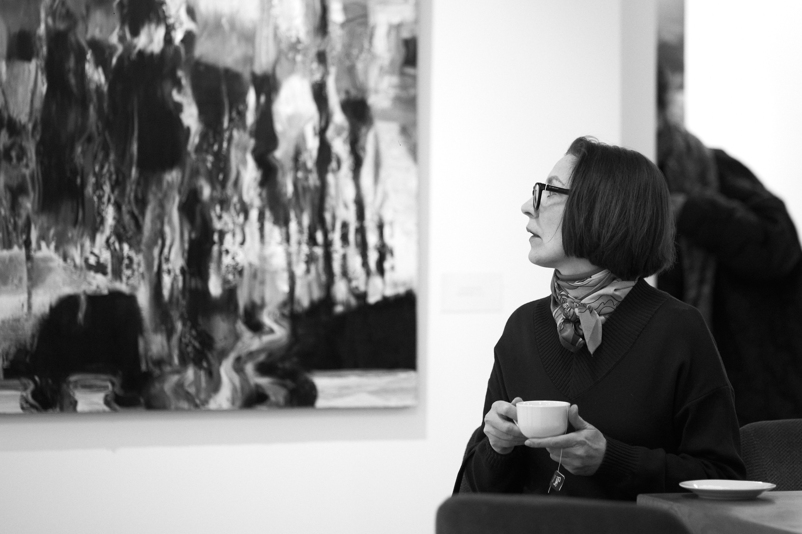 Открытие выставки краснодарской художницы Ларисы Блохиной. Фотограф Юлия Маринина