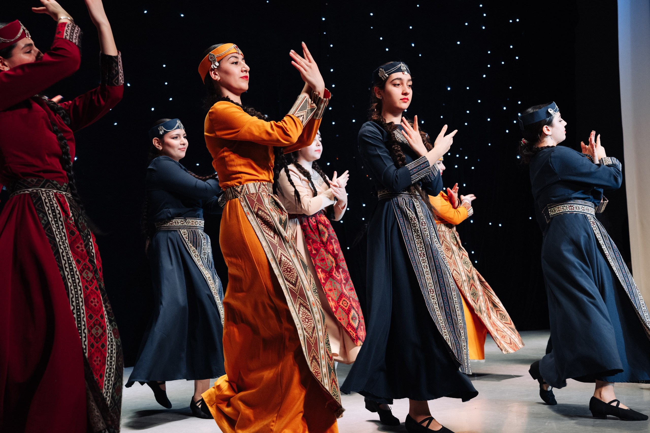 Благотворительный концерт в помощь Артему Сардаряну. Фотограф Артем Севостьянов. Профессиональная фотосъемка в Ногинске, Москве, Московской области и за границей