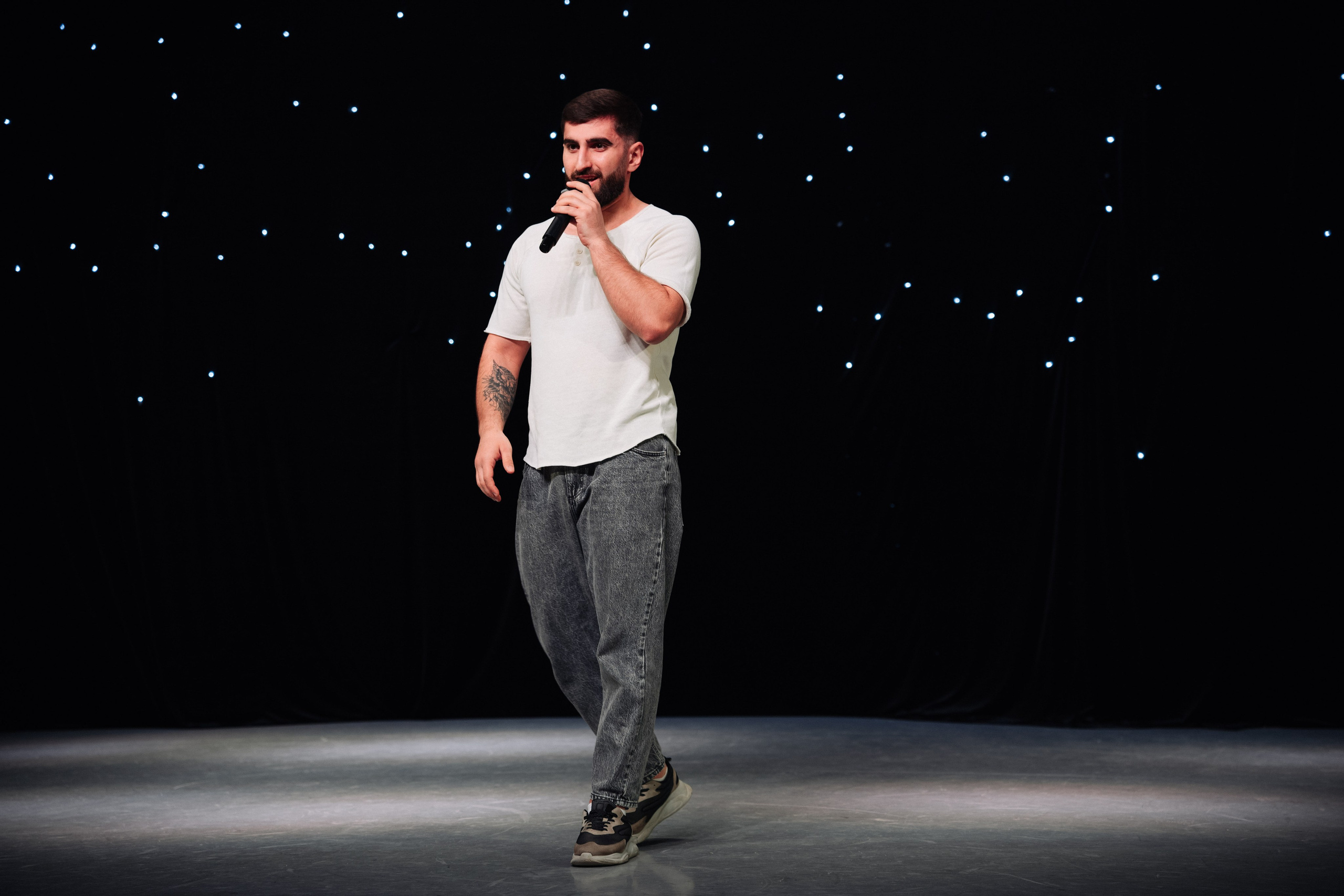 Благотворительный концерт в помощь Артему Сардаряну. Фотограф Артем Севостьянов. Профессиональная фотосъемка в Ногинске, Москве, Московской области и за границей