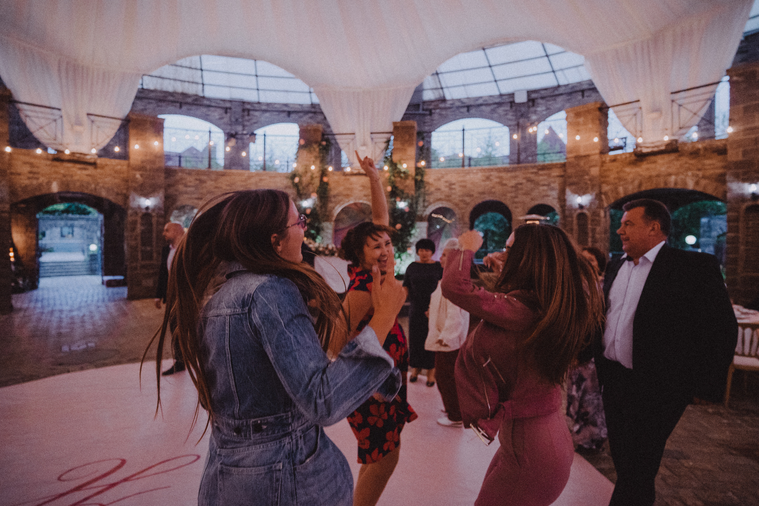 Артем и Надежда. Организация и координация свадебных и семейных торжеств