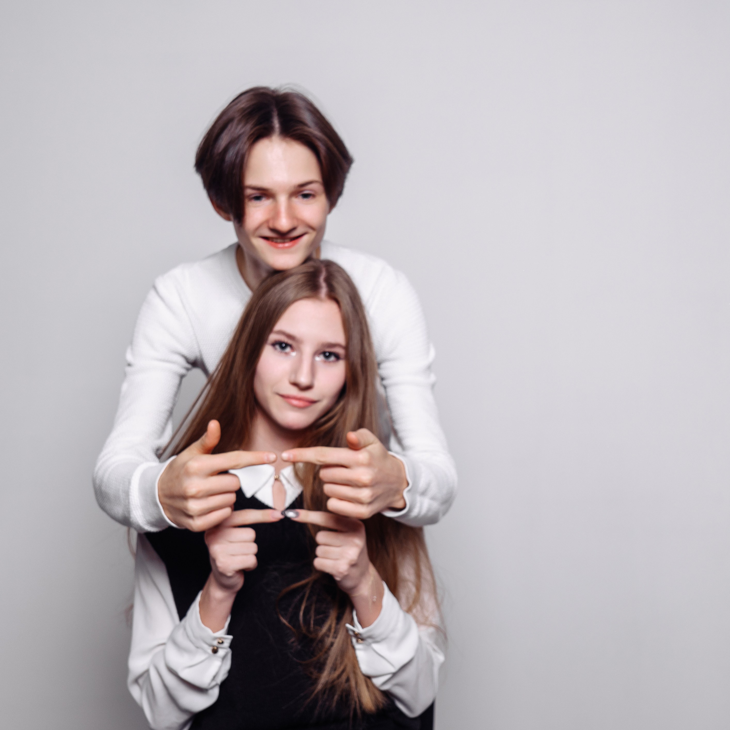 Альбомы в ФотоСтудии SelfieBox. НеФотоАльбом — выпускные альбомы Абакан Минусинск Черногорск Хакасия