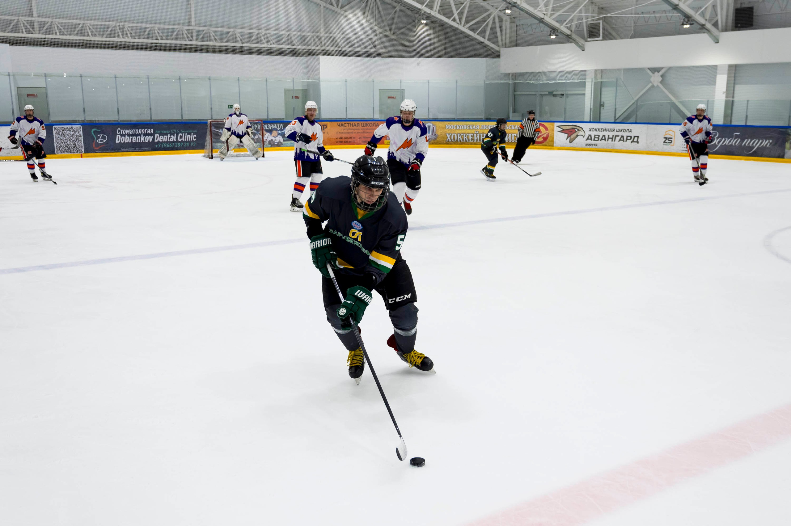 Хоккейный матч корпоративной команды Зарубежнефть. Репортажный фотограф и видеограф Слава Думчев. Тимбилдинги, отчетники, корпоративы