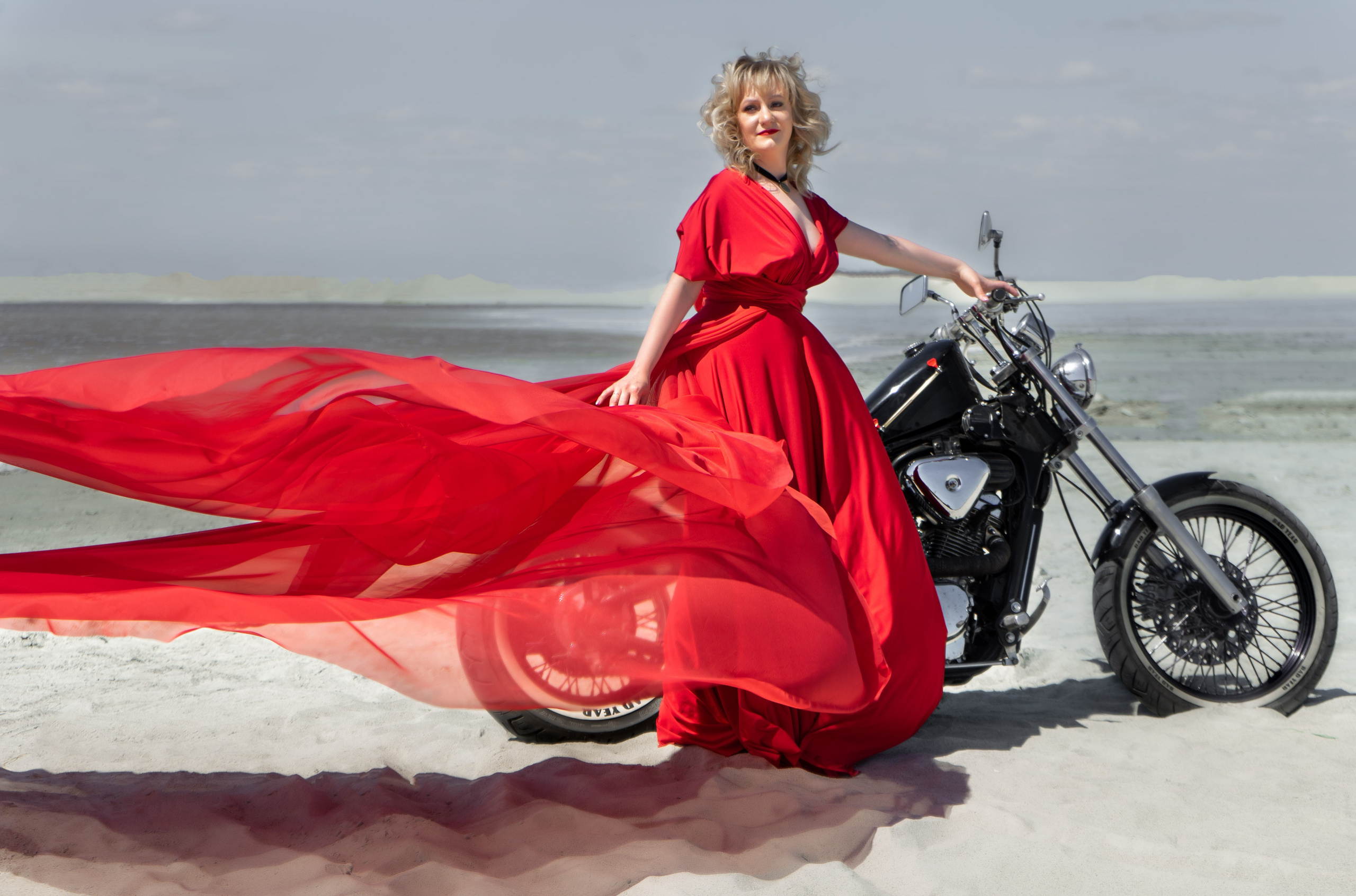 Фотосессия на мото в песках. Фотограф Екатеринбург Кокшарова Александра