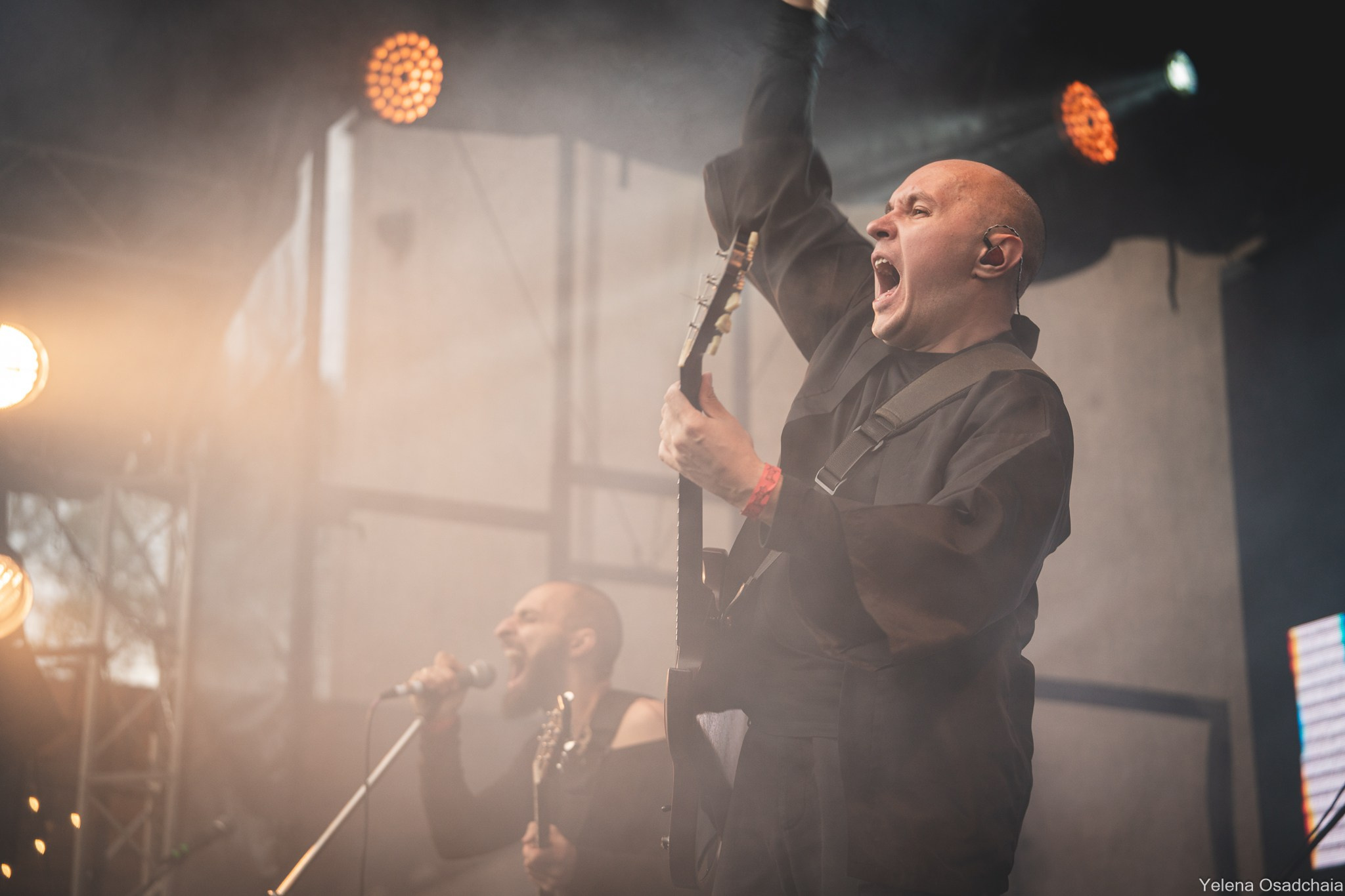 Живой 2025 — День 1. Елена Осадчая — фотографирую музыку на сцене и в жизни