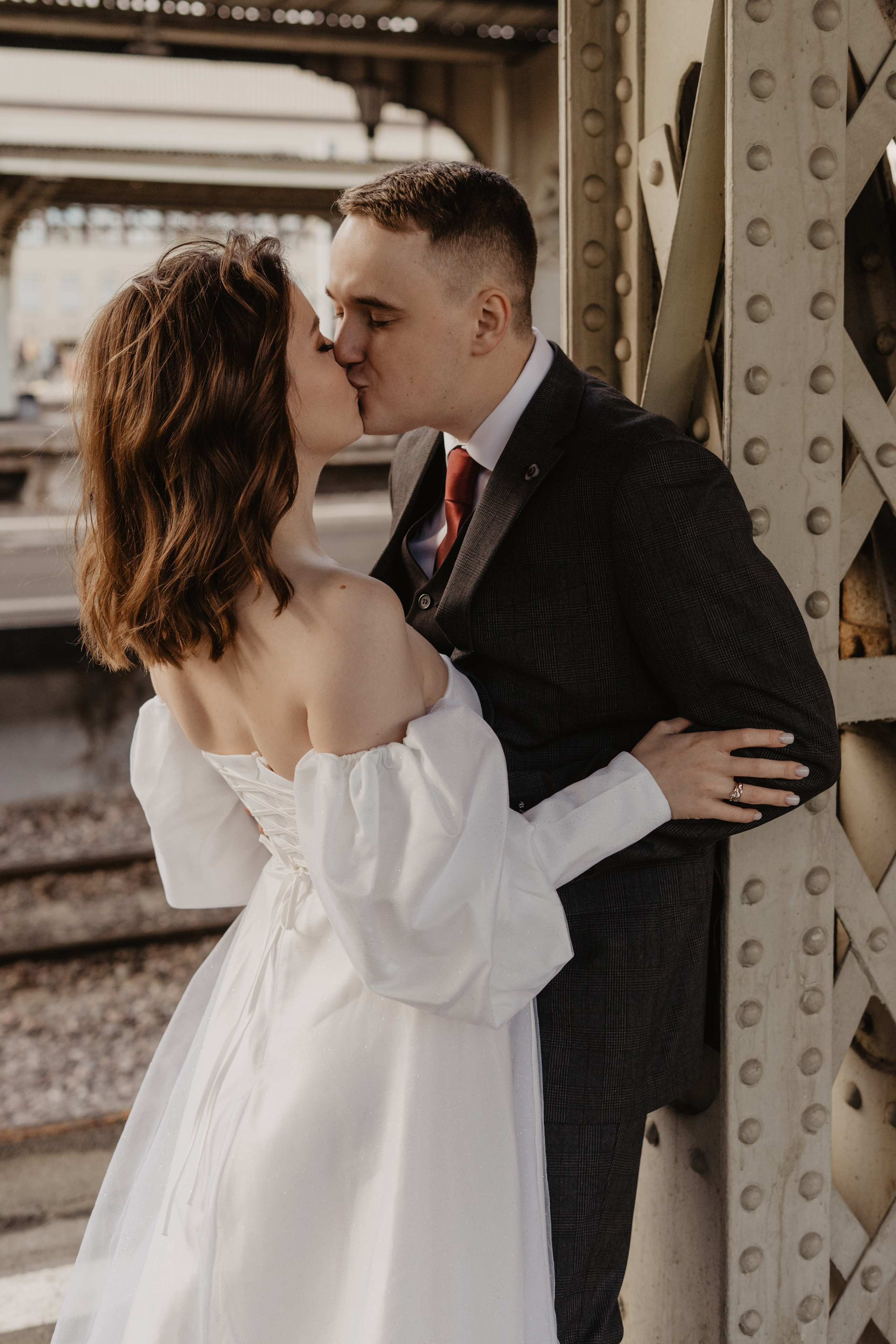 Оксана & Денис | Влюбленные на вокзале. Дина Альбур | Фотограф в Санкт-Петербурге