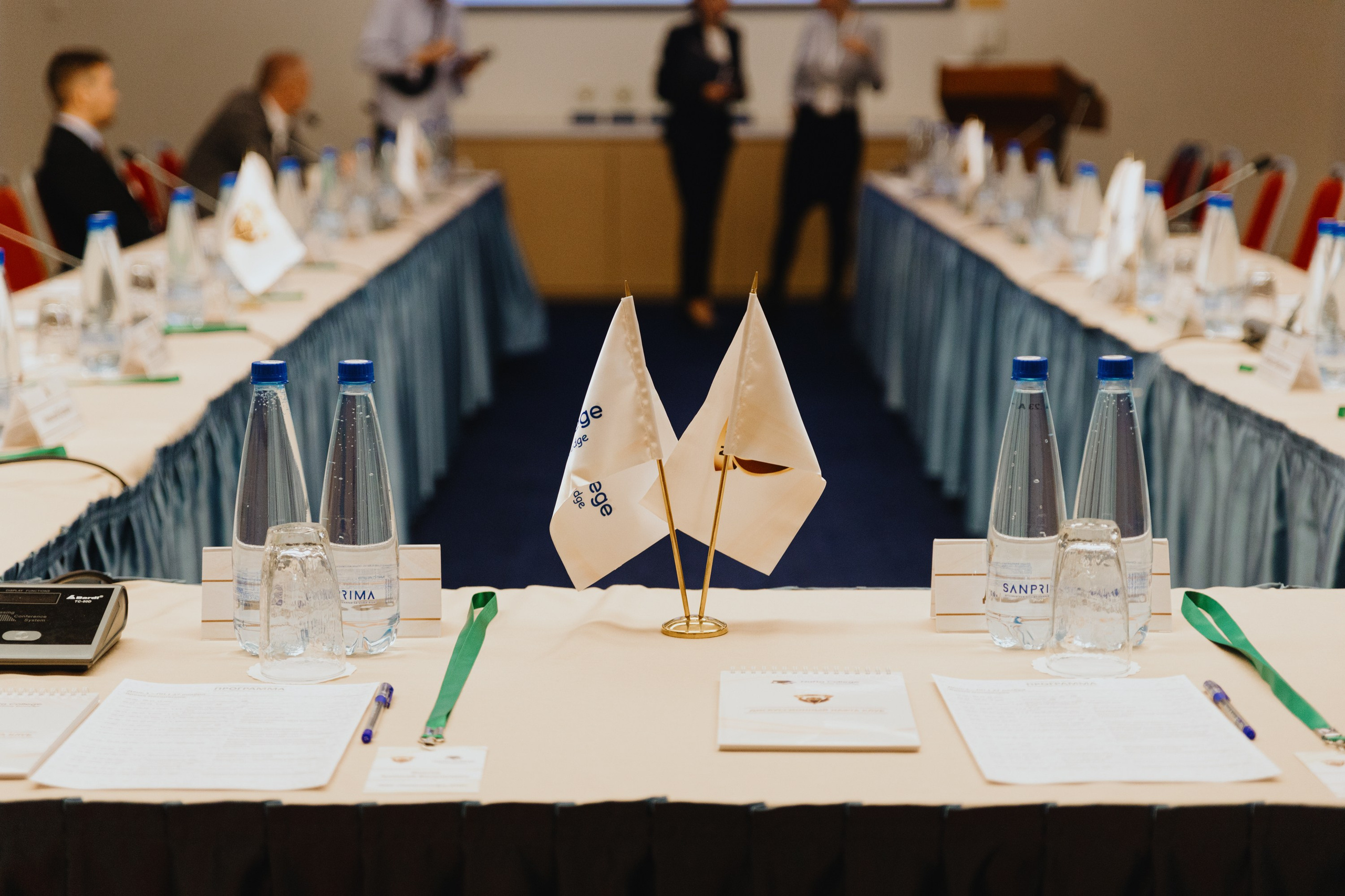 Nafta Club. Дискуссионный клуб. Фотограф Илья Чернов