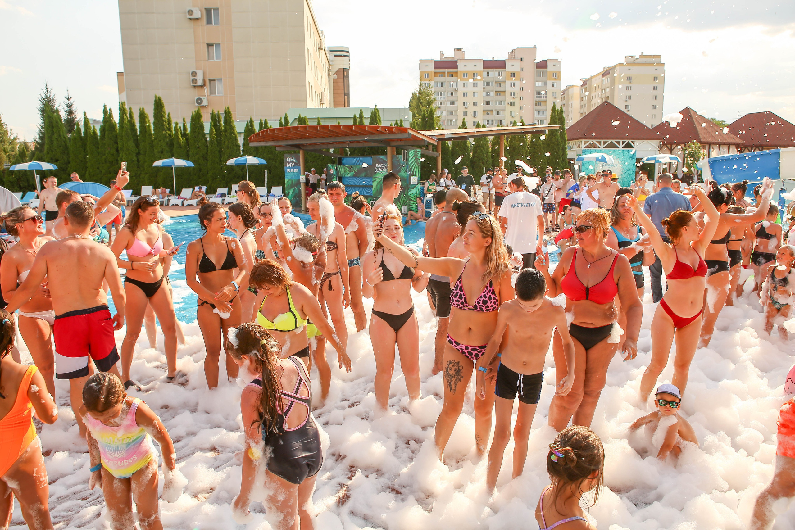 Nova Paradise. Свадебный и предметный фотограф Ренат Каламперов