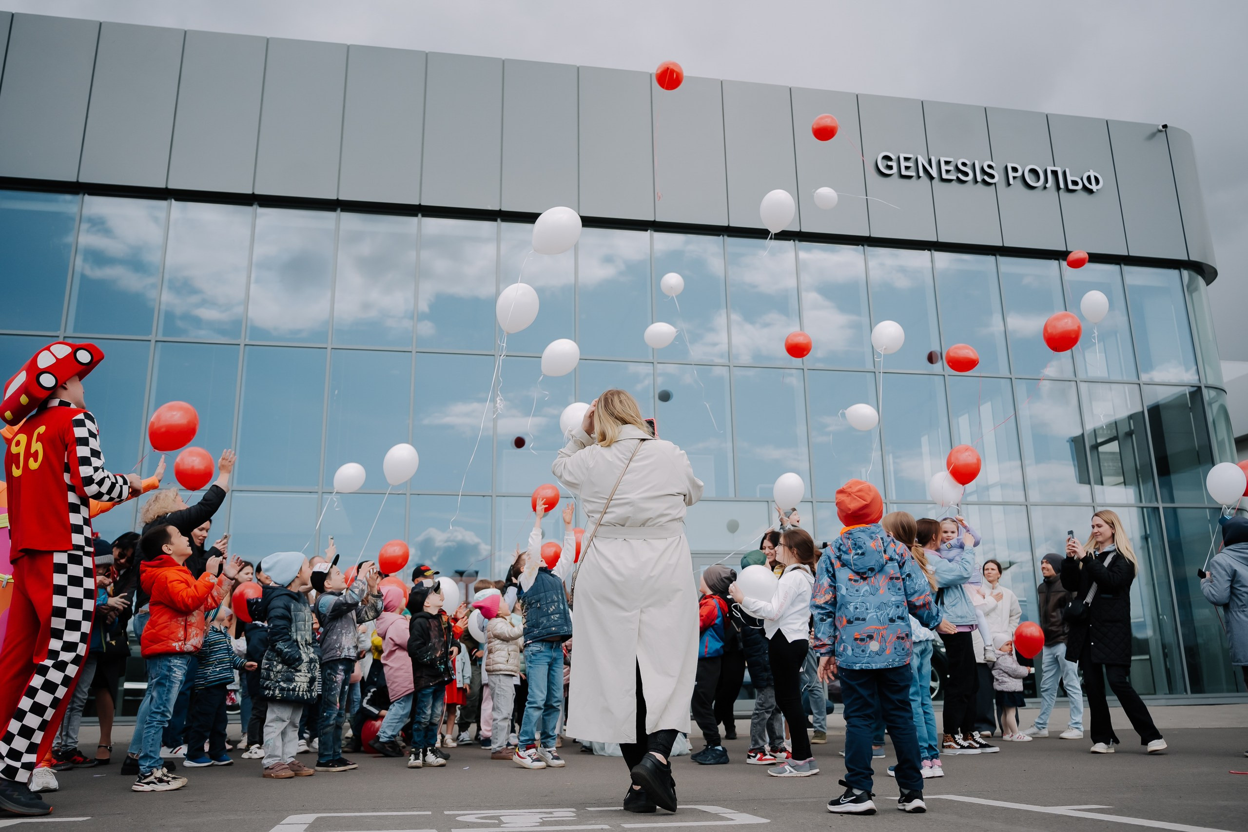 Рольф Октябрьская. Night2Day Санкт-Петербург