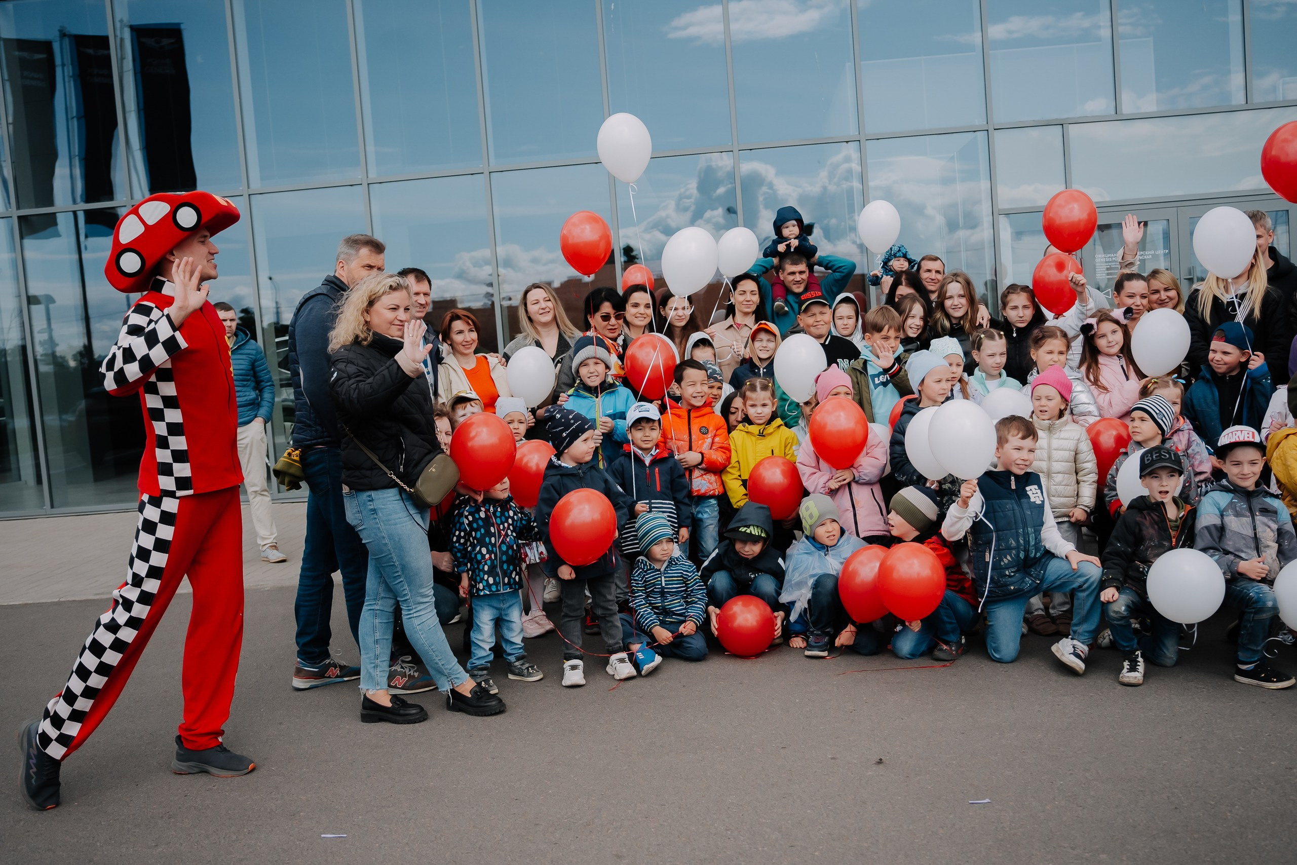 Рольф Октябрьская. Night2Day Санкт-Петербург