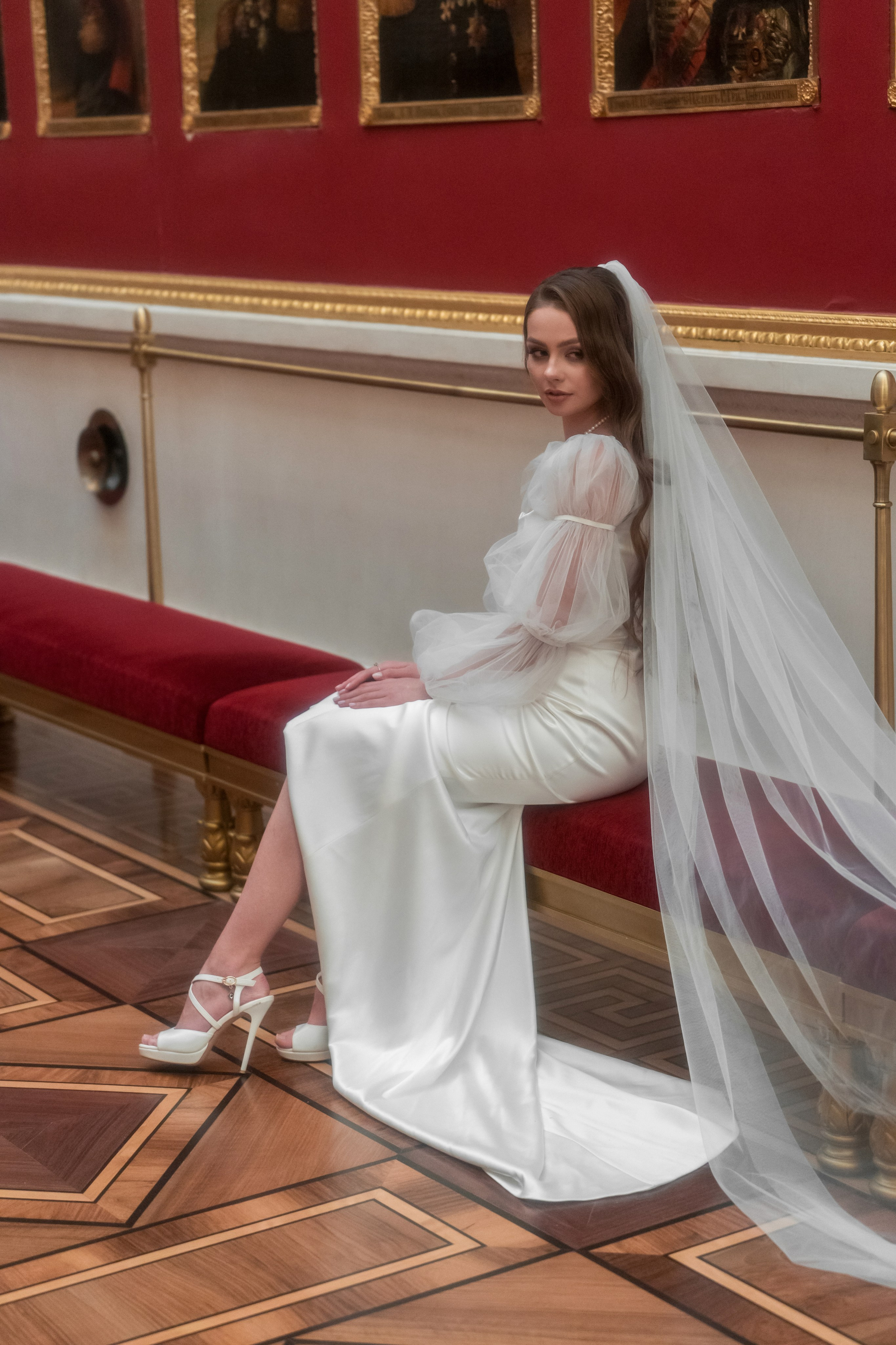 Фотосессия в Эрмитаже упрекрасно передаст Ваш стиль свадьбы!