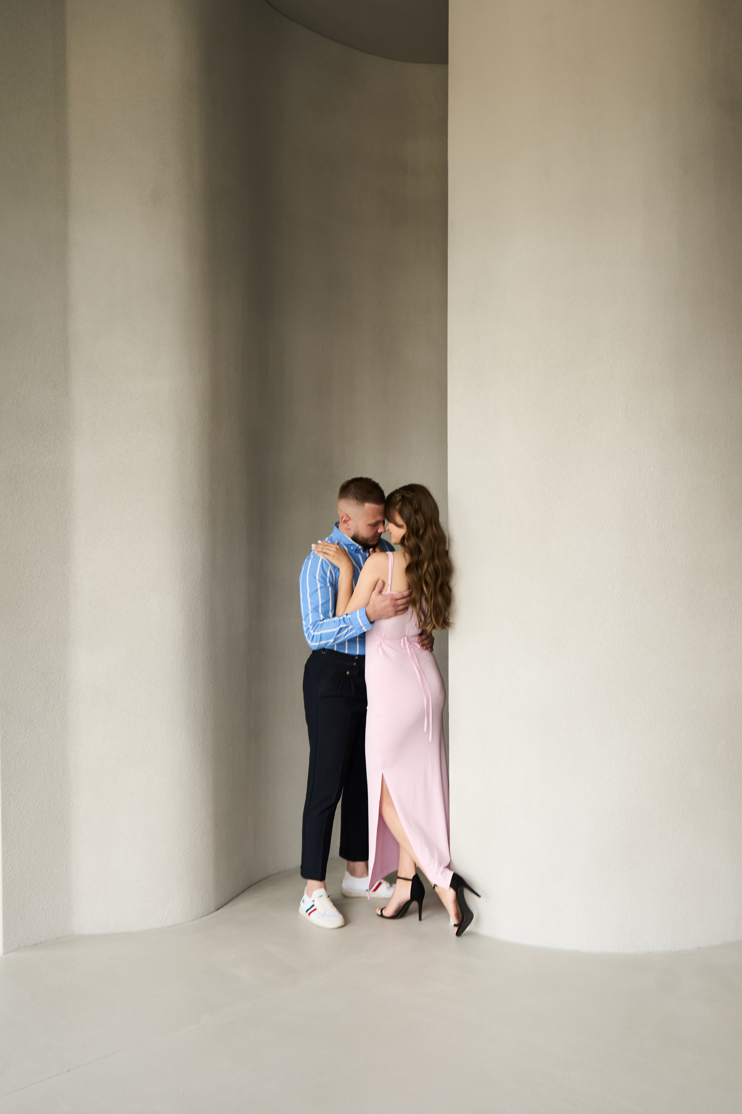 Фотосессия влюбленные в студии. Фотограф Екатеринбург Кокшарова Александра